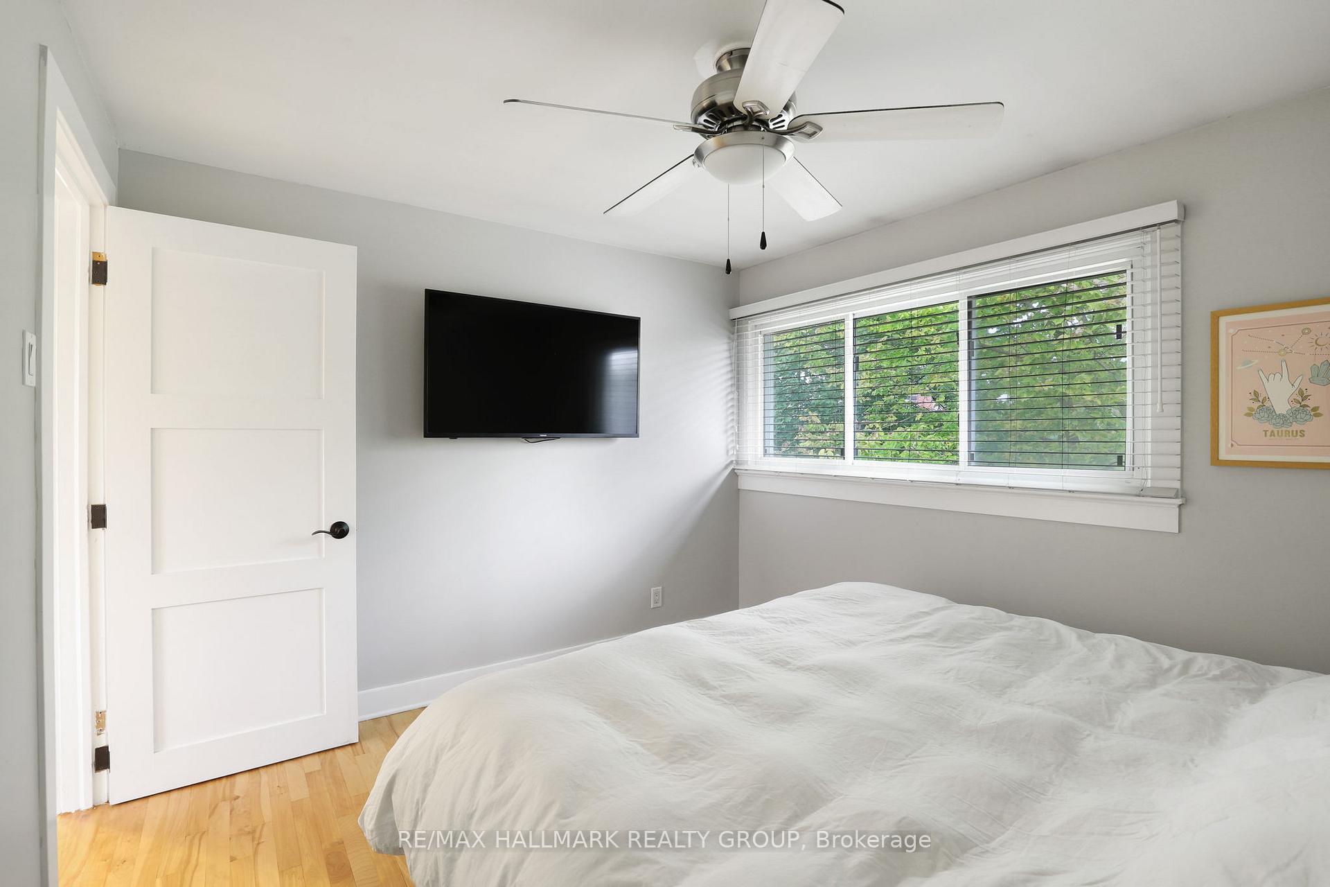 Photo 20 of 836 Borthwick Avenue, Ottawa, Castle Heights/Rideau High — HOMEH