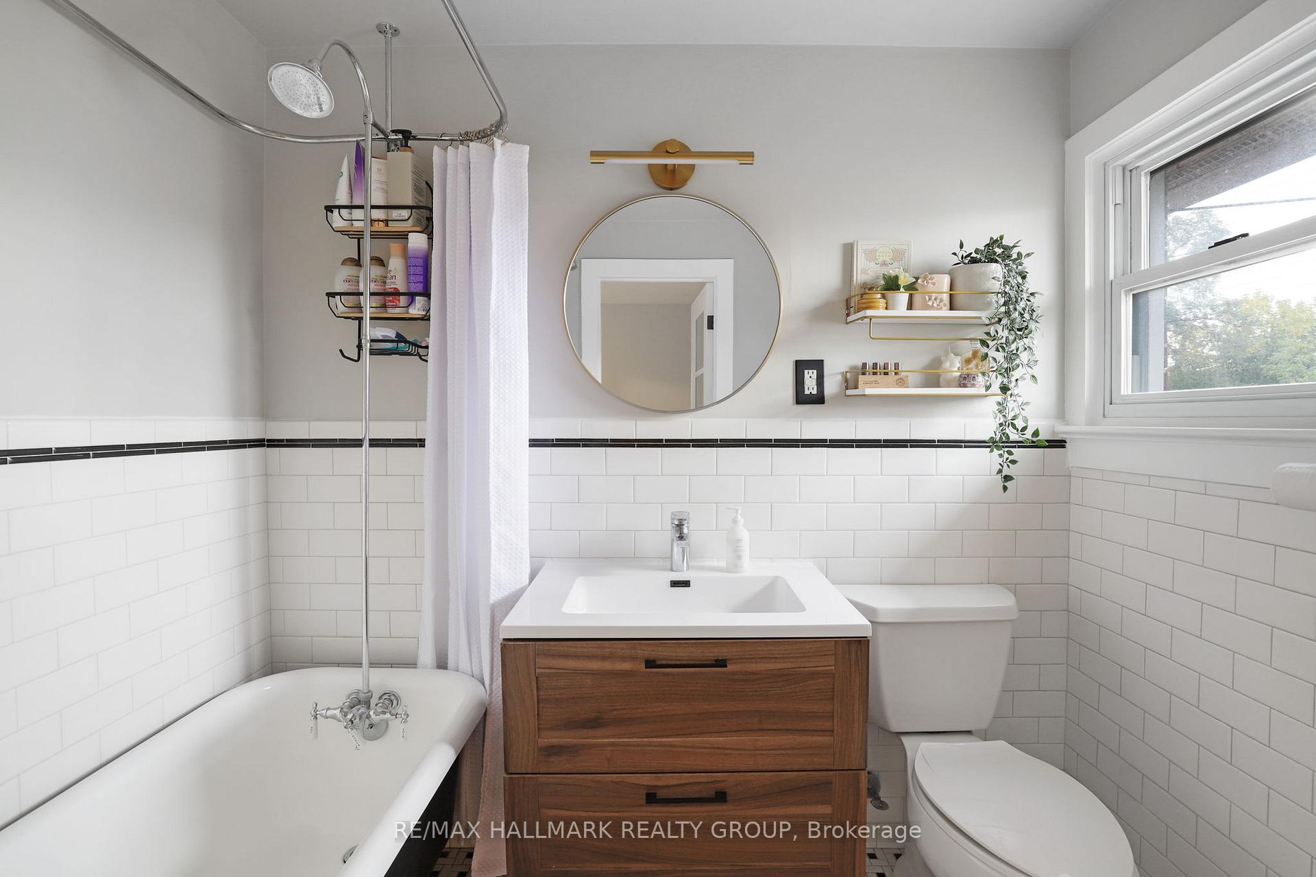 Photo 22 of 836 Borthwick Avenue, Ottawa, Castle Heights/Rideau High — HOMEH