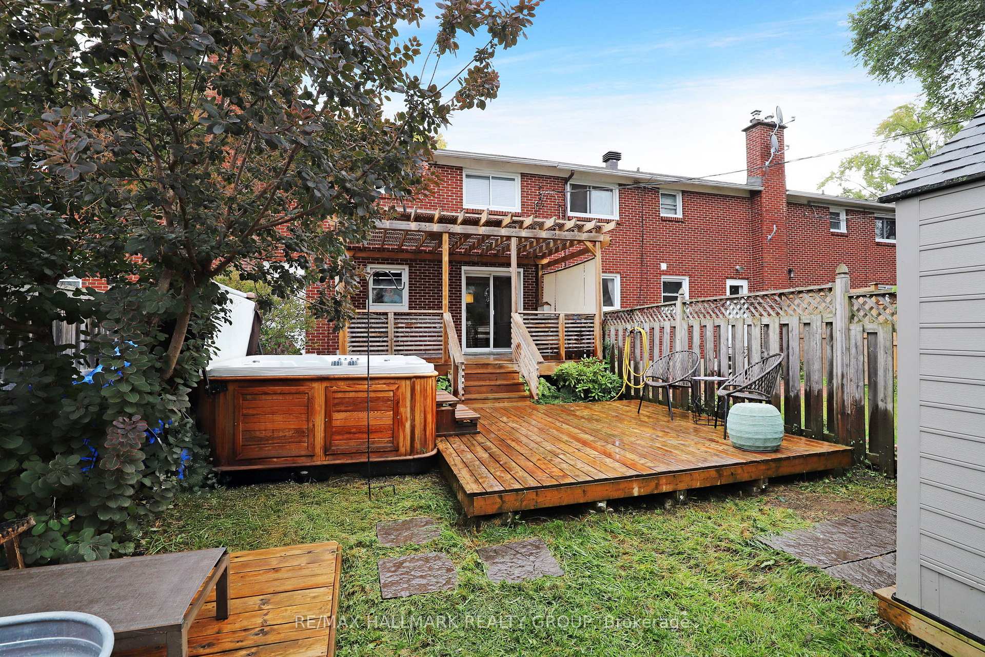 Photo 35 of 836 Borthwick Avenue, Ottawa, Castle Heights/Rideau High — HOMEH