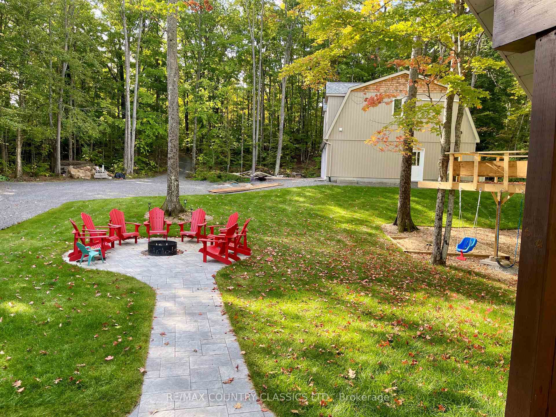 Photo 3 of 782 Standish Lane, North Kawartha — HOMEH