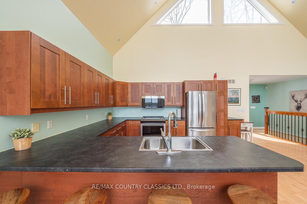 Photo 9 of 782 Standish Lane, North Kawartha — HOMEH