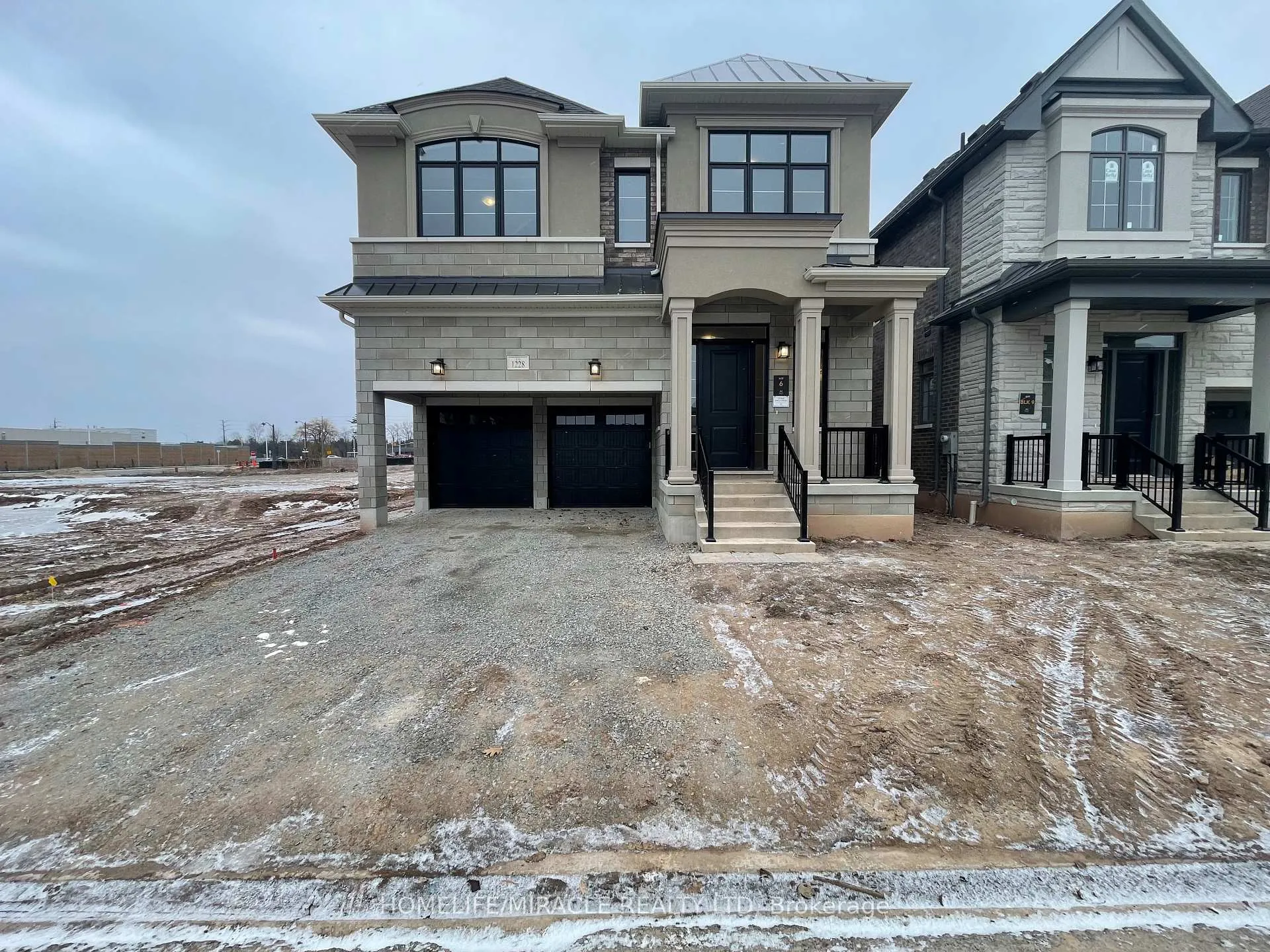 Photo 2 of 1228 Queens Plate Road, Oakville, Glen Abbey — HOMEH