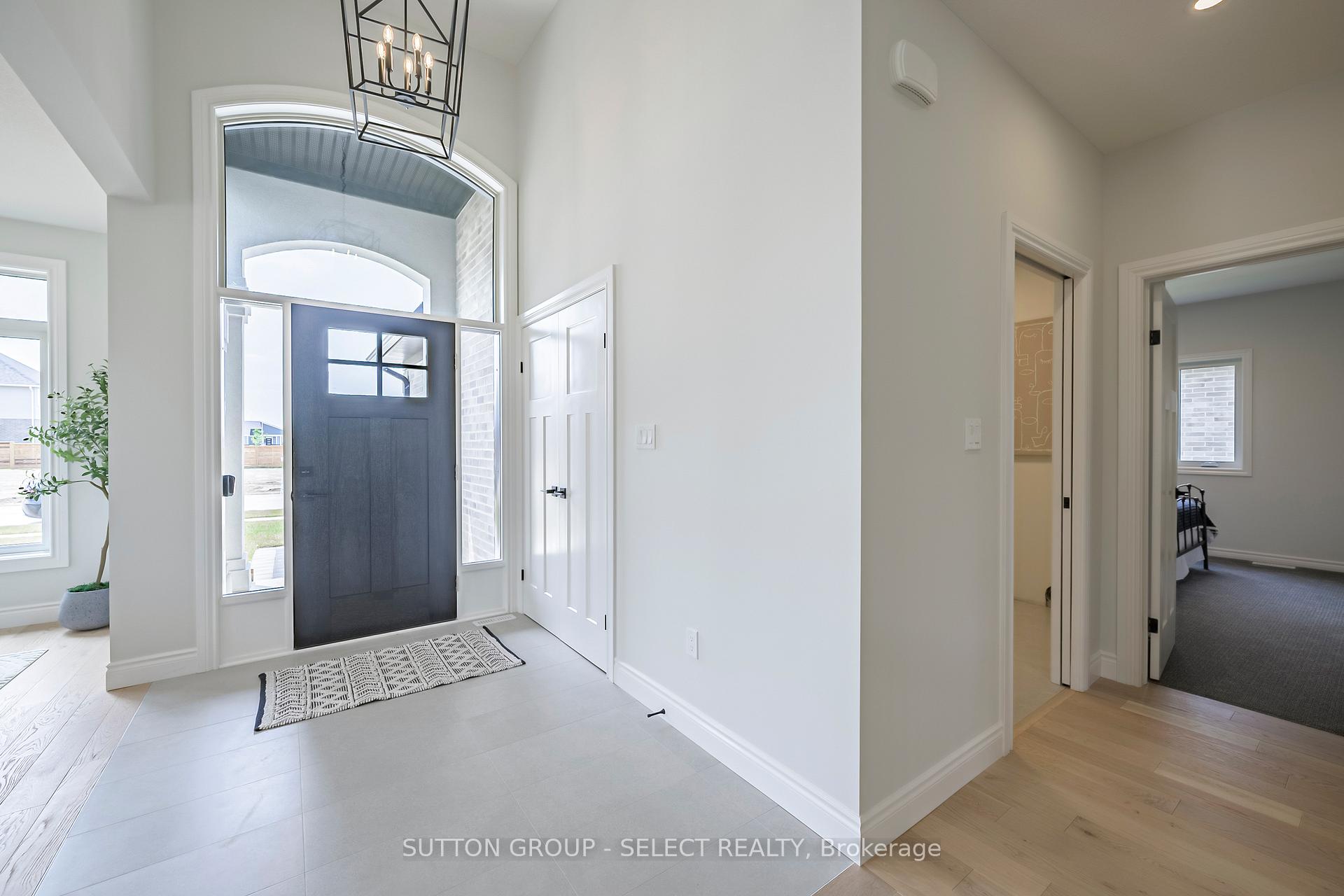 Photo 6 of 17 Spruce Crescent, North Middlesex, Parkhill — HOMEH