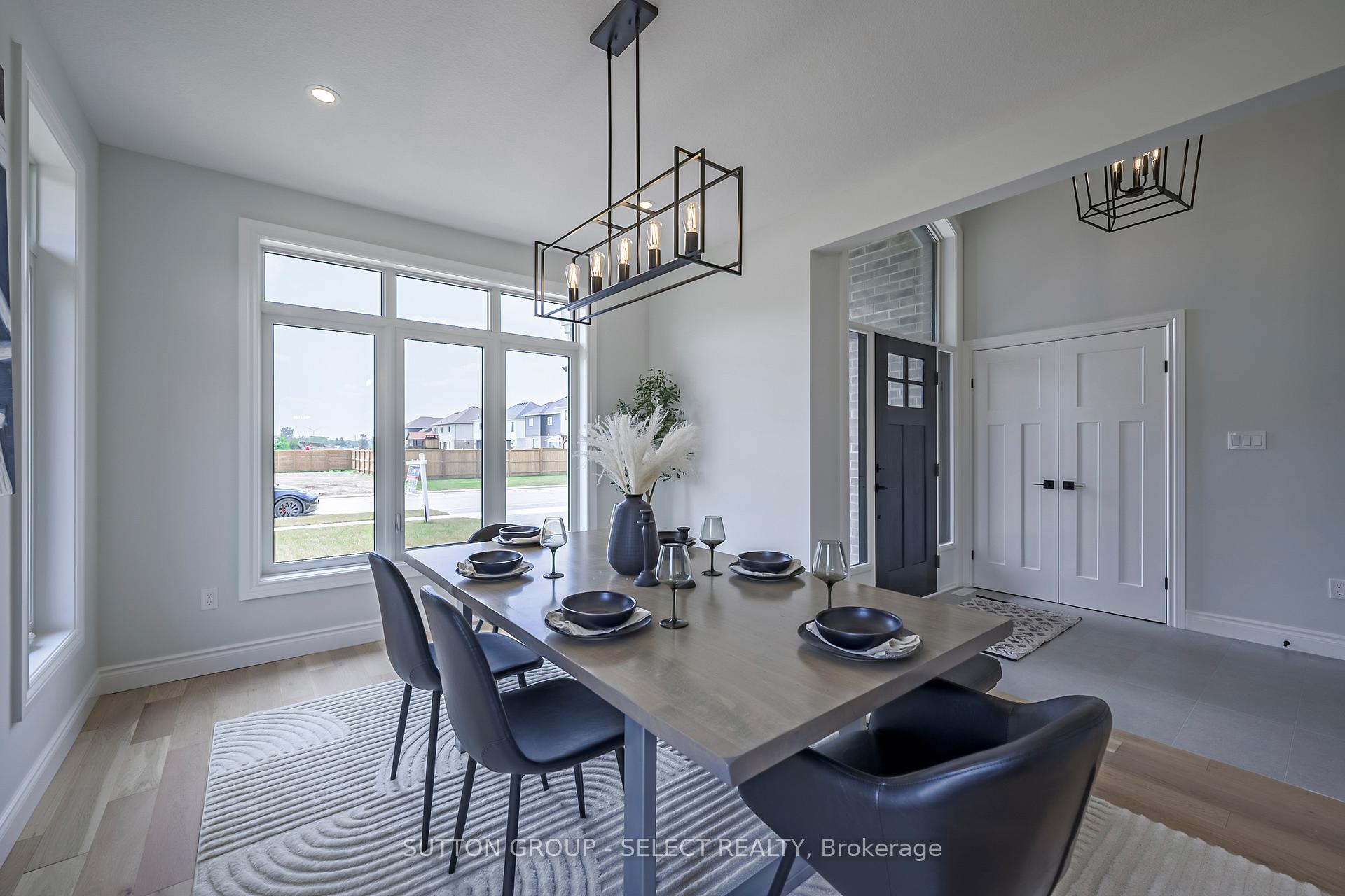 Photo 9 of 17 Spruce Crescent, North Middlesex, Parkhill — HOMEH