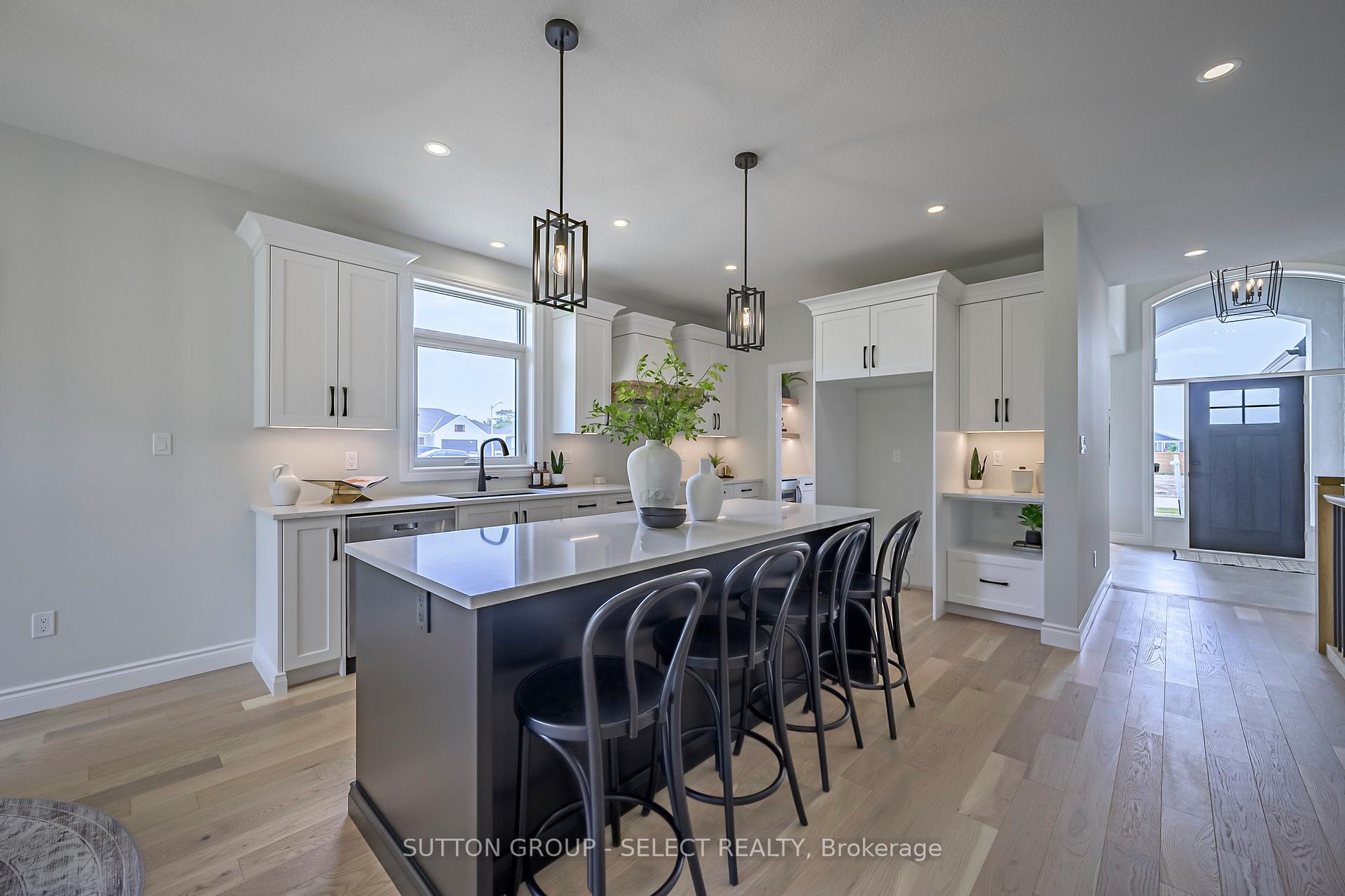 Photo 15 of 17 Spruce Crescent, North Middlesex, Parkhill — HOMEH