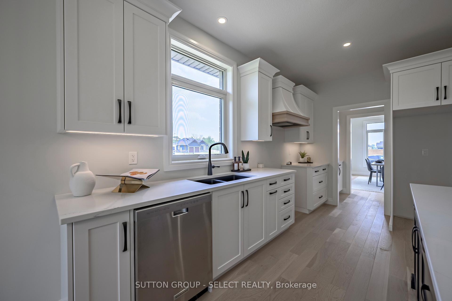 Photo 17 of 17 Spruce Crescent, North Middlesex, Parkhill — HOMEH