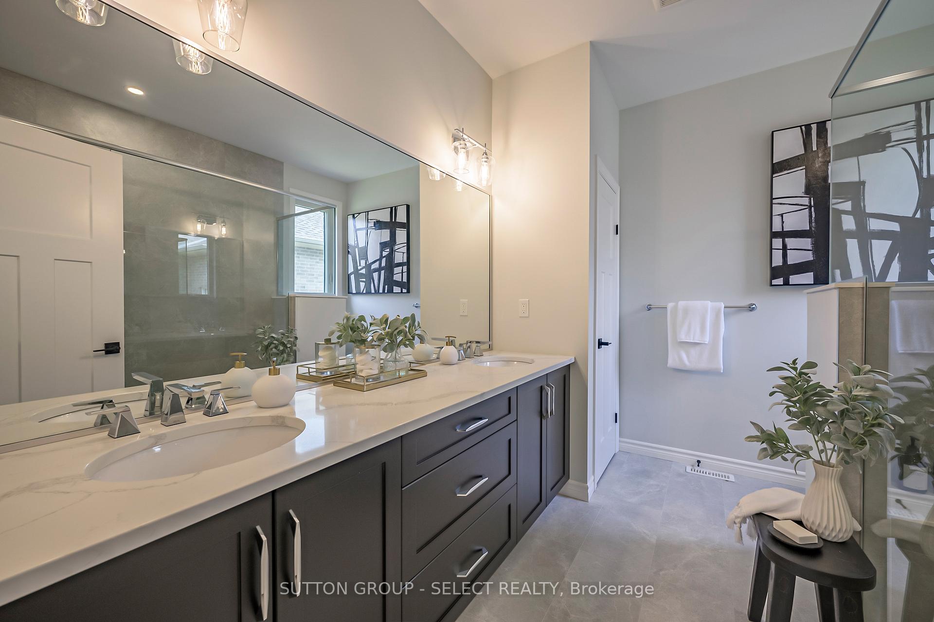 Photo 25 of 17 Spruce Crescent, North Middlesex, Parkhill — HOMEH