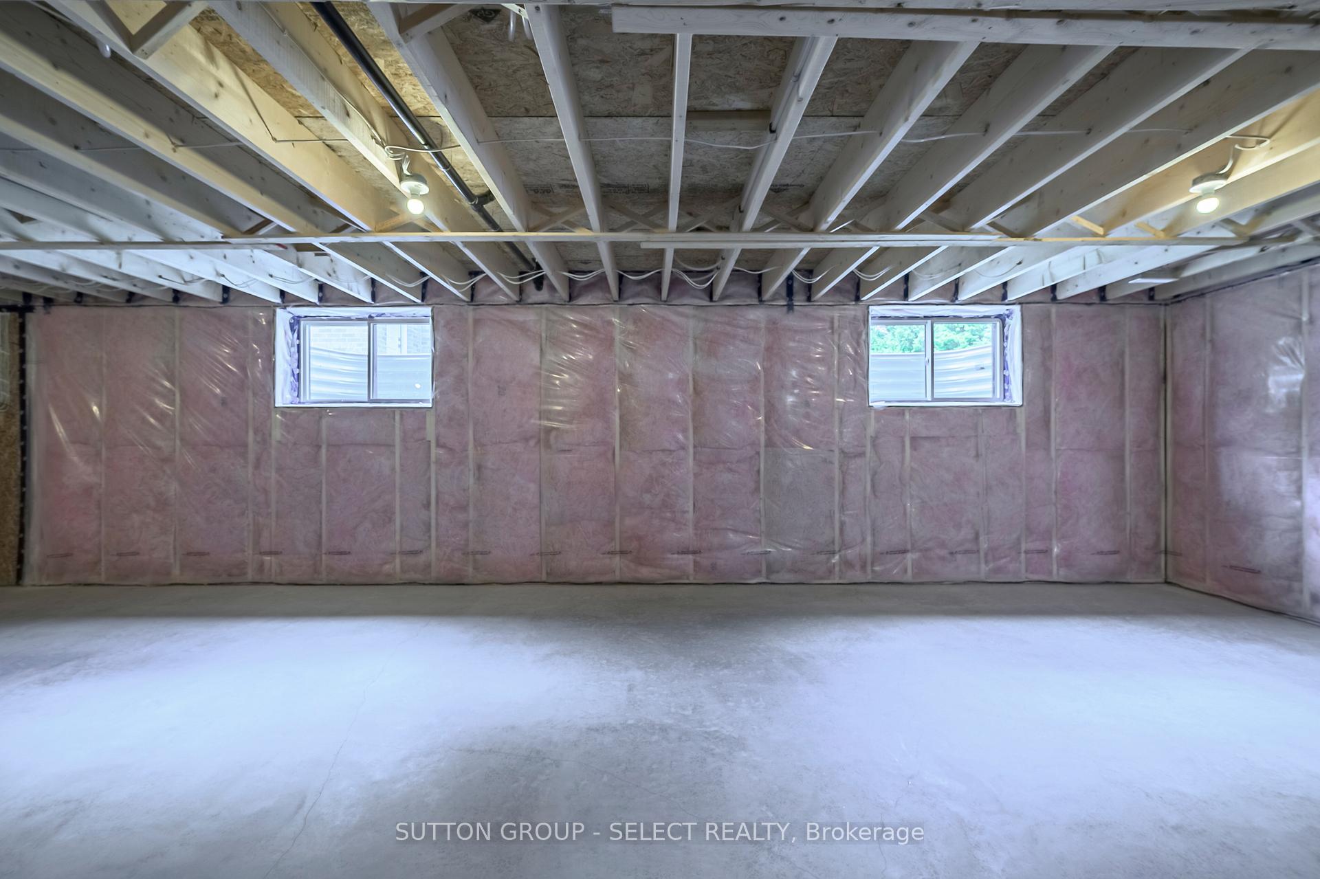 Photo 31 of 17 Spruce Crescent, North Middlesex, Parkhill — HOMEH