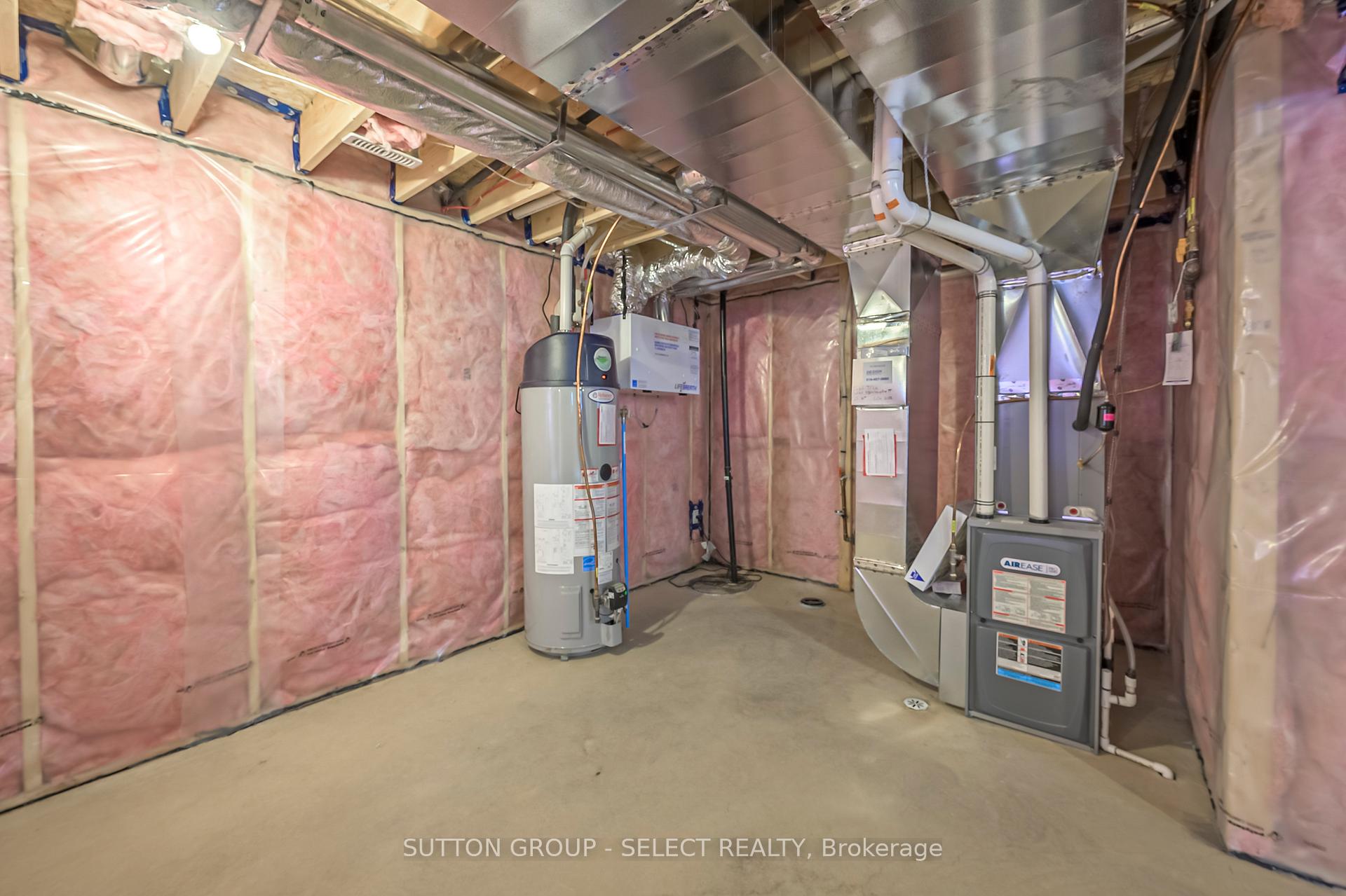 Photo 32 of 17 Spruce Crescent, North Middlesex, Parkhill — HOMEH
