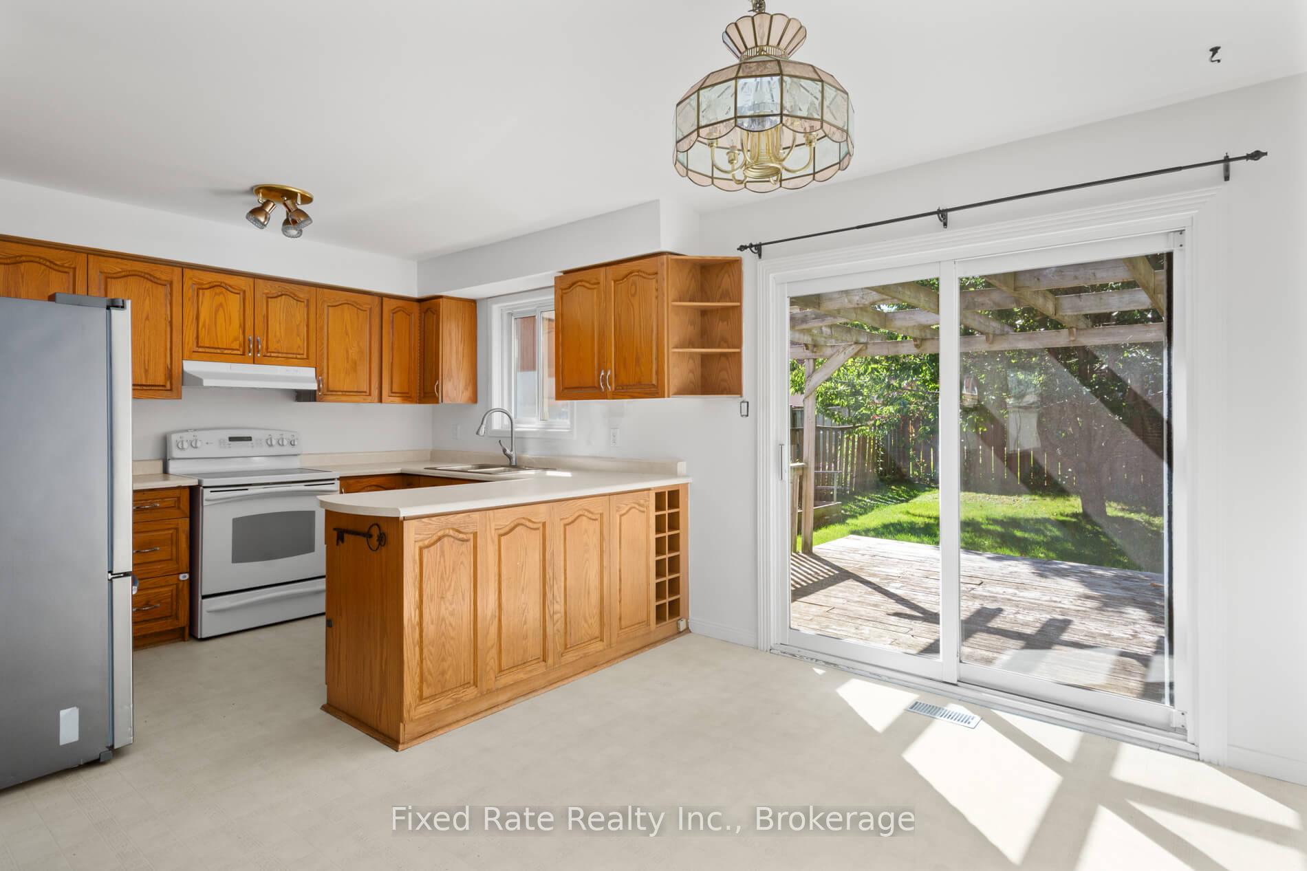 Photo 11 of 370 Selby Crescent, Newmarket, Bristol-London — HOMEH