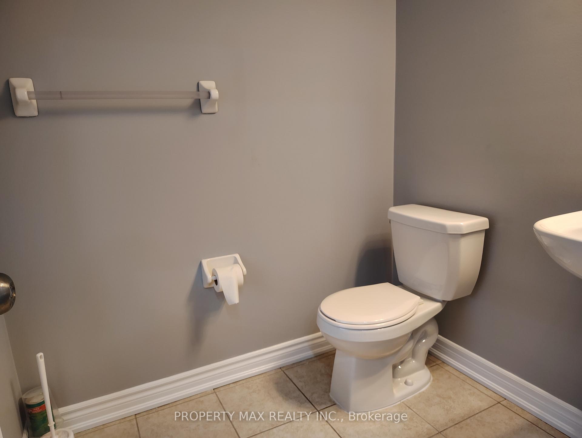 Photo 3 of 104 Diana Drive, Orillia — HOMEH