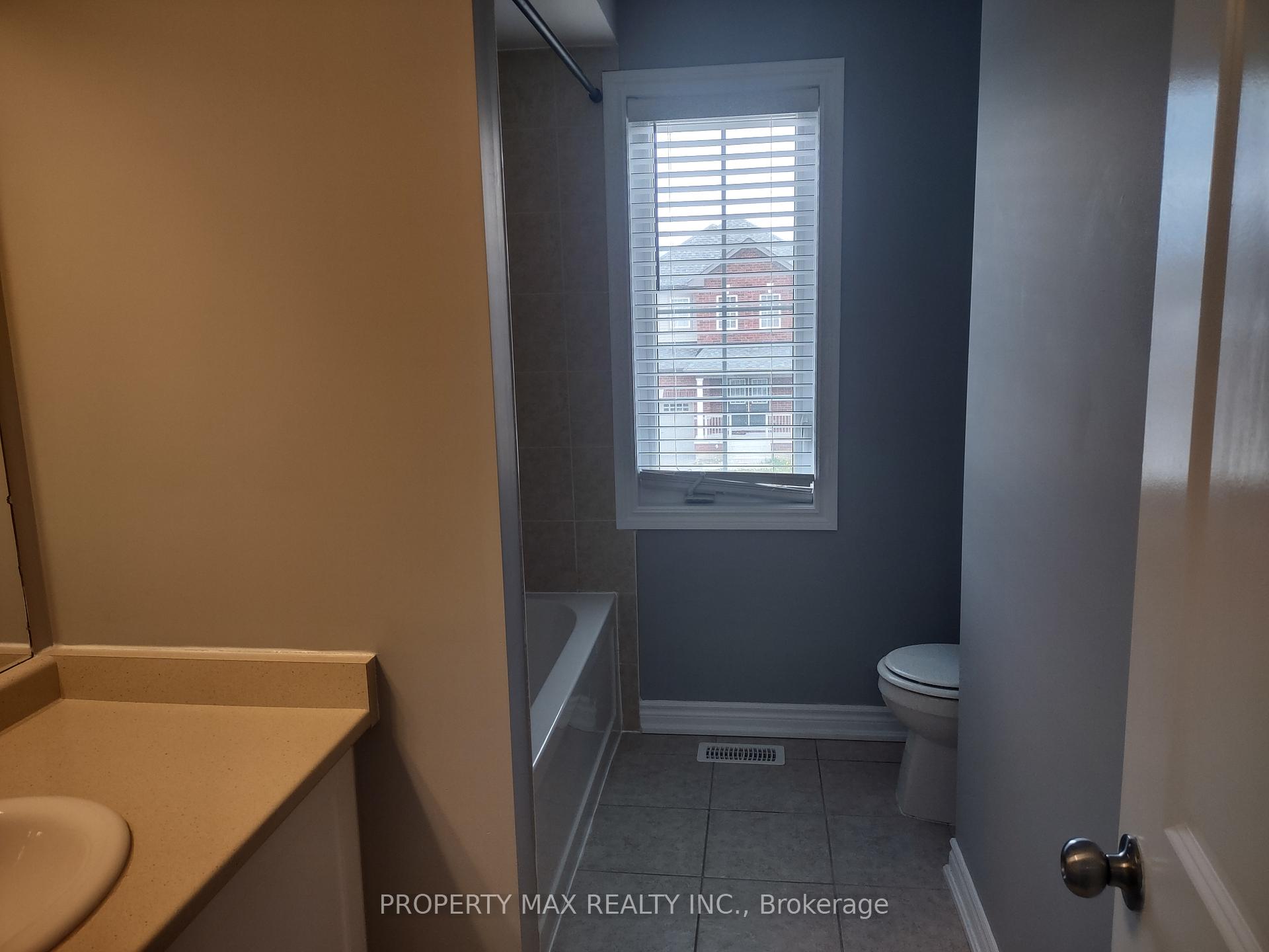 Photo 21 of 104 Diana Drive, Orillia — HOMEH