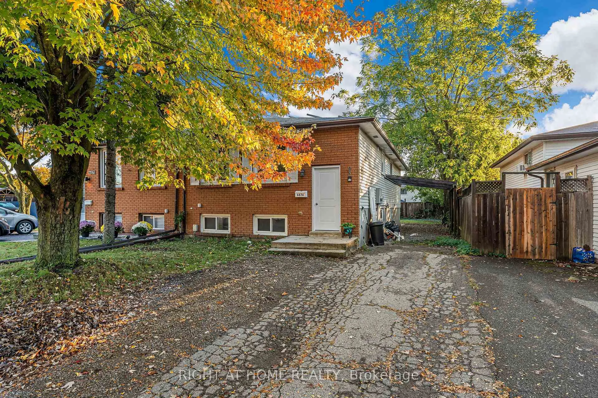 Photo 1 of Unit Lower, 6874 Waters Avenue, Niagara Falls, Arad/Fallsview — HOMEH