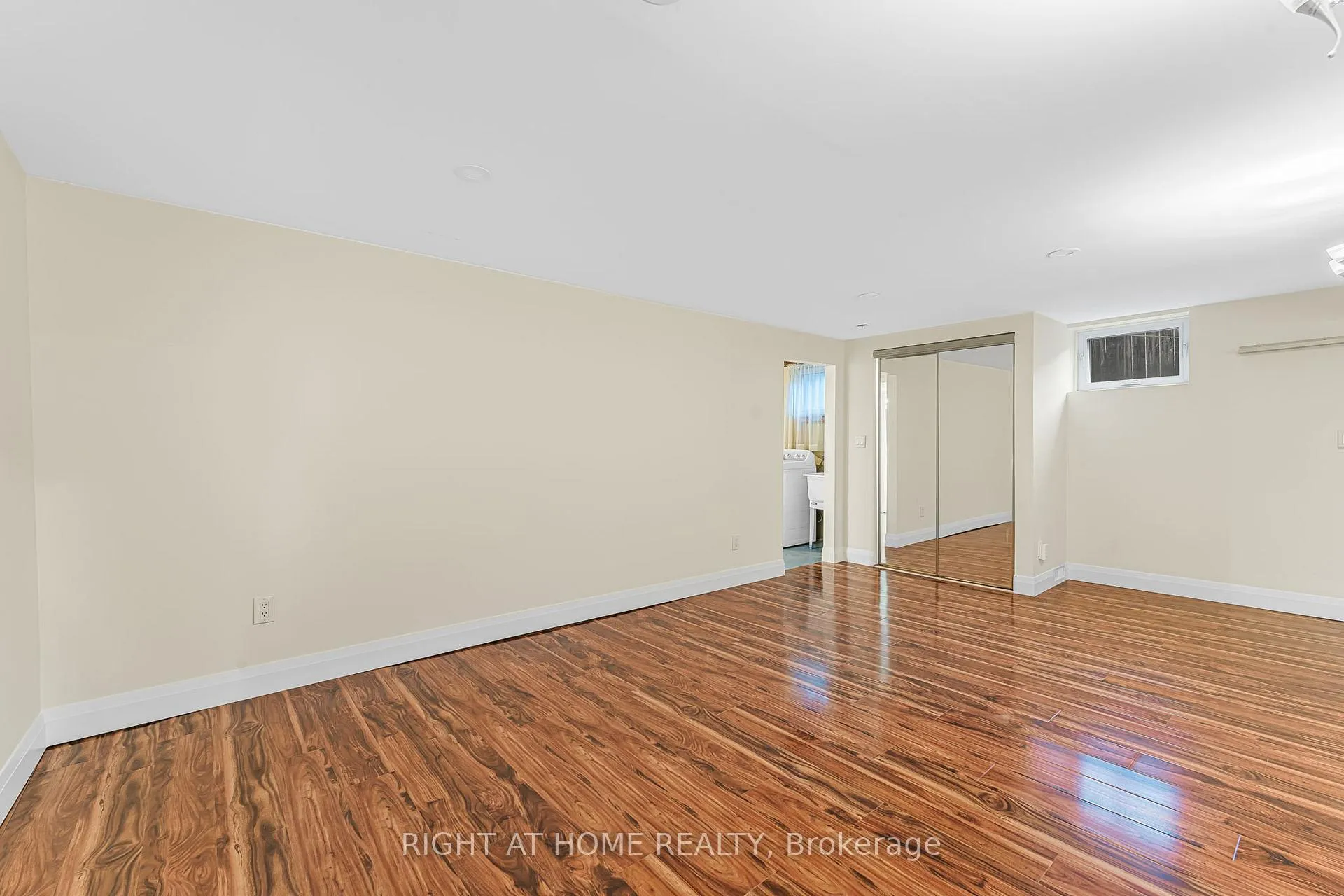 Photo 5 of Unit Lower, 6874 Waters Avenue, Niagara Falls, Arad/Fallsview — HOMEH