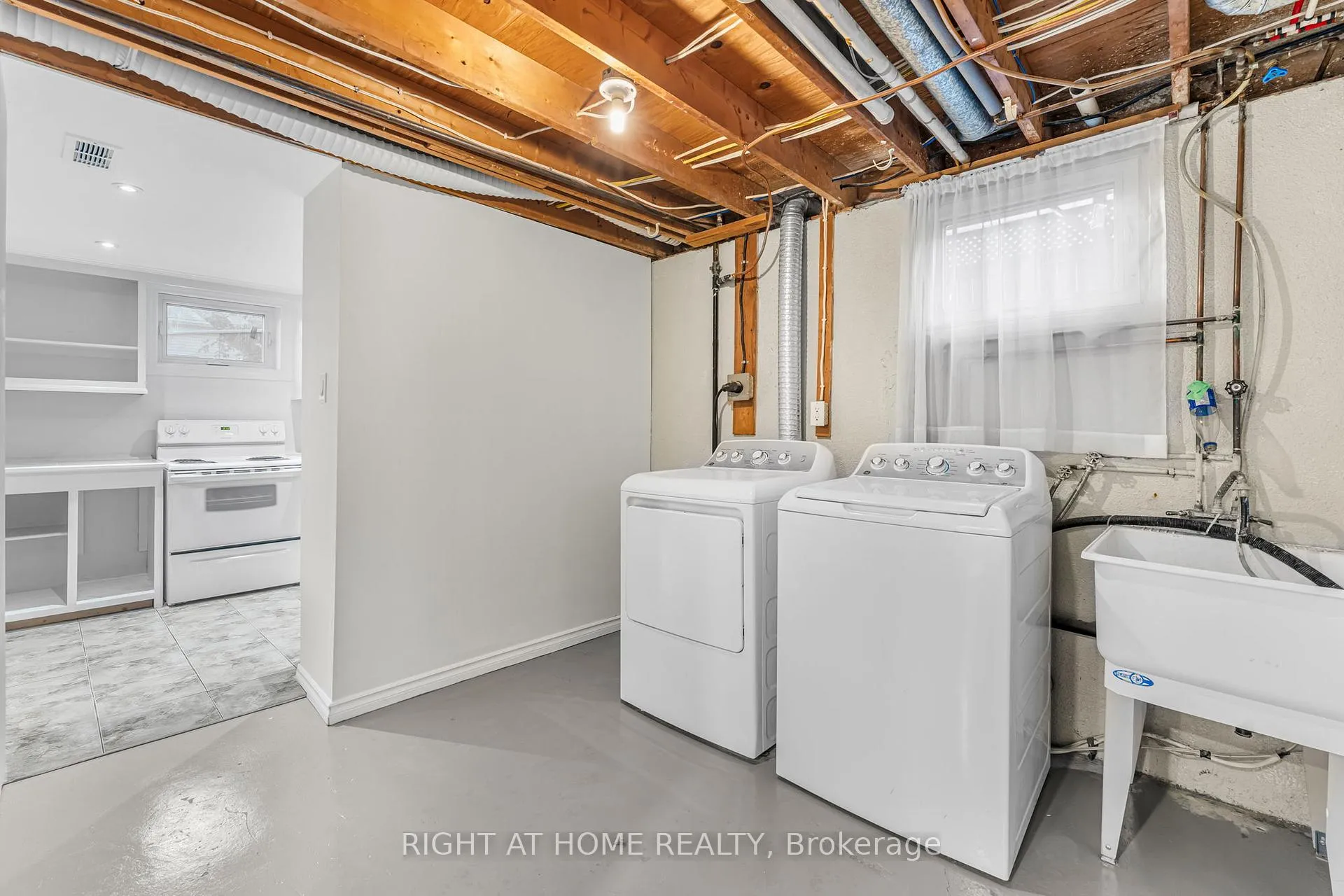 Photo 6 of Unit Lower, 6874 Waters Avenue, Niagara Falls, Arad/Fallsview — HOMEH