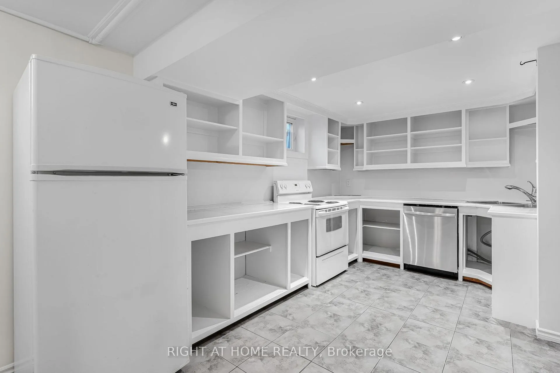 Photo 8 of Unit Lower, 6874 Waters Avenue, Niagara Falls, Arad/Fallsview — HOMEH