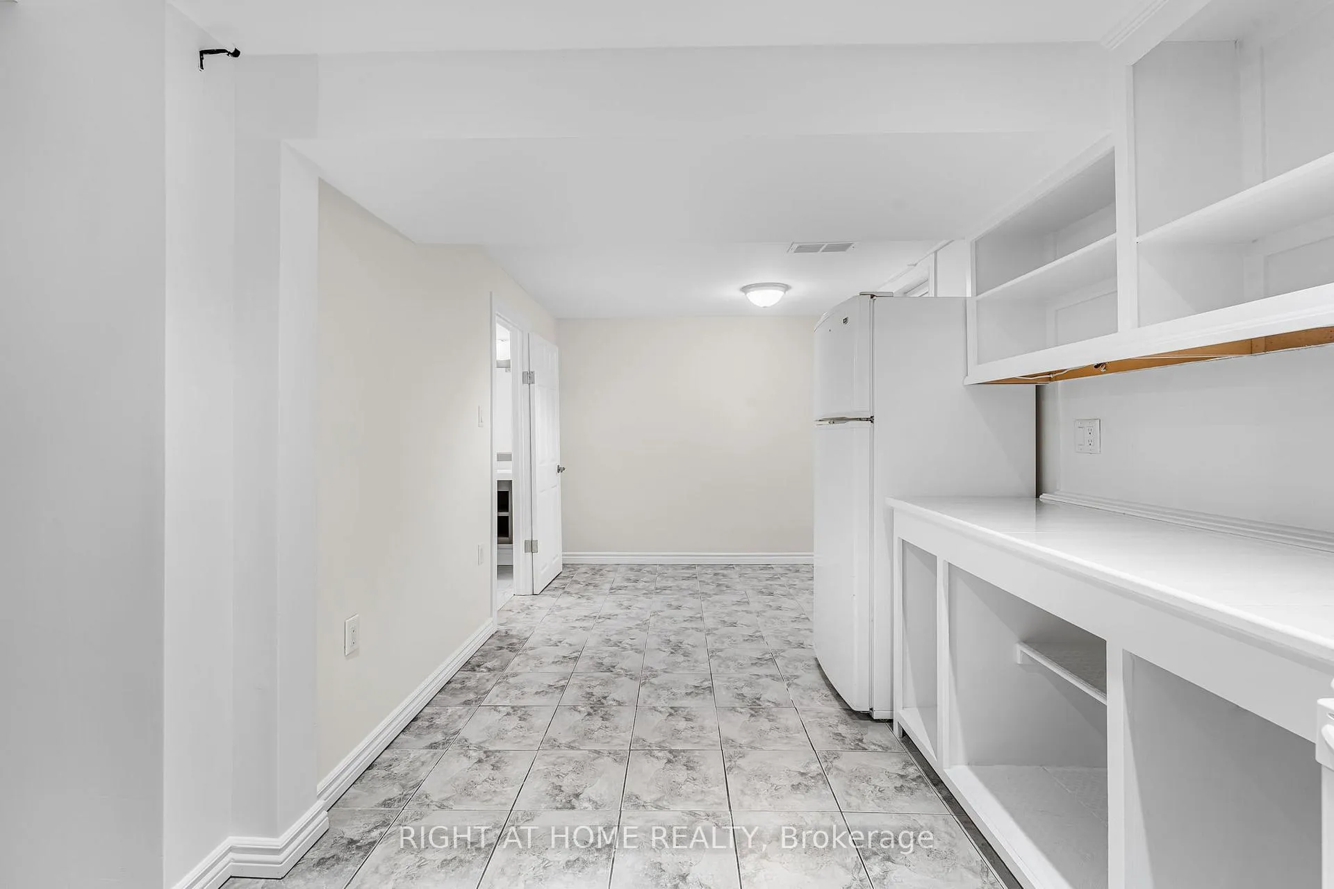 Photo 10 of Unit Lower, 6874 Waters Avenue, Niagara Falls, Arad/Fallsview — HOMEH