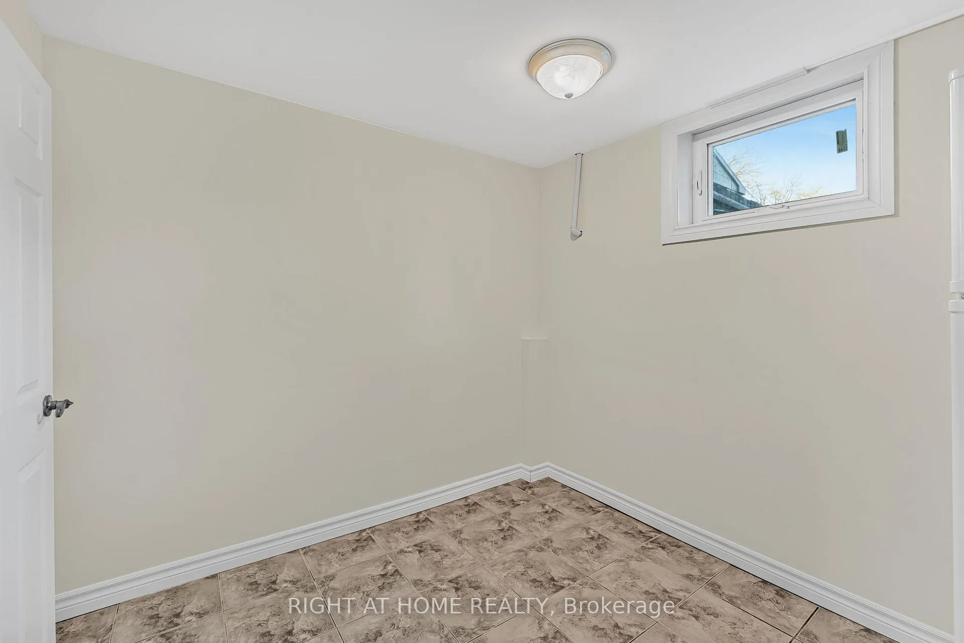 Photo 11 of Unit Lower, 6874 Waters Avenue, Niagara Falls, Arad/Fallsview — HOMEH