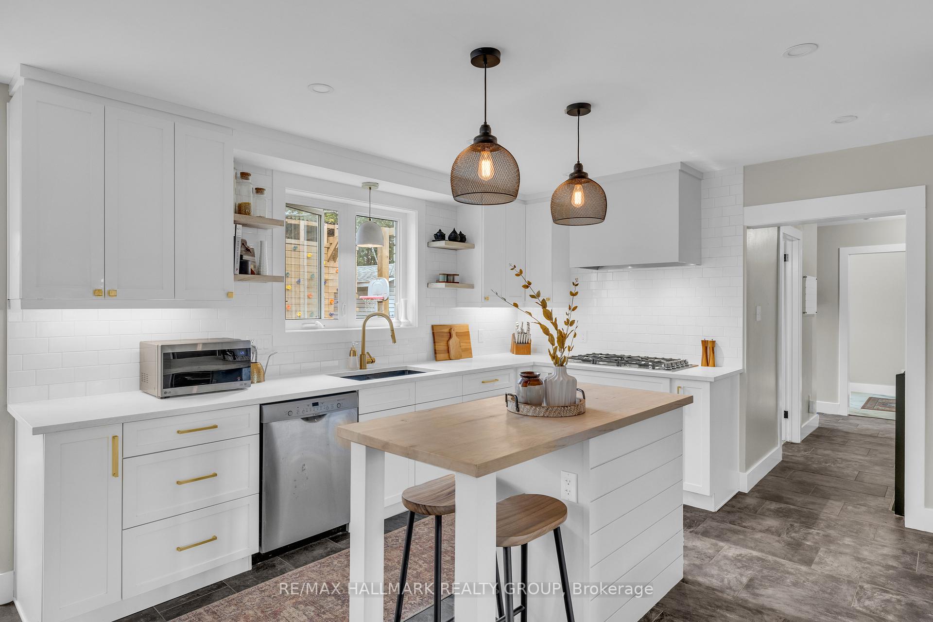 Photo 15 of 496 Newman Avenue, Ottawa, Overbrook/Castle Heights — HOMEH