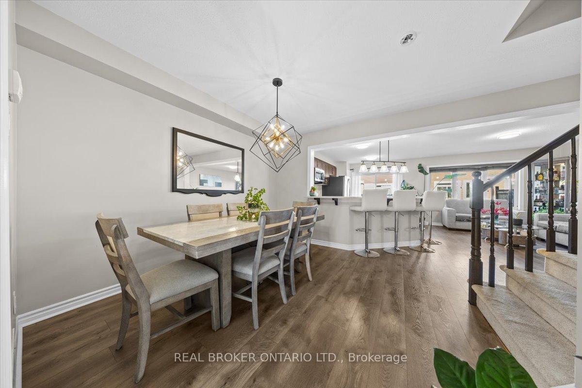 Photo 4 of 504 Broadleaf Street, Ottawa, Avalon West — HOMEH