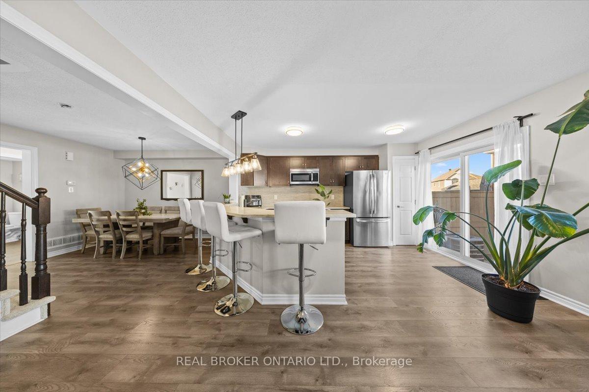 Photo 5 of 504 Broadleaf Street, Ottawa, Avalon West — HOMEH