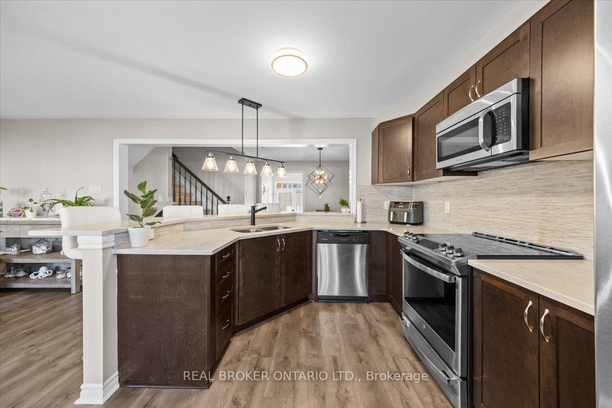 Photo 7 of 504 Broadleaf Street, Ottawa, Avalon West — HOMEH