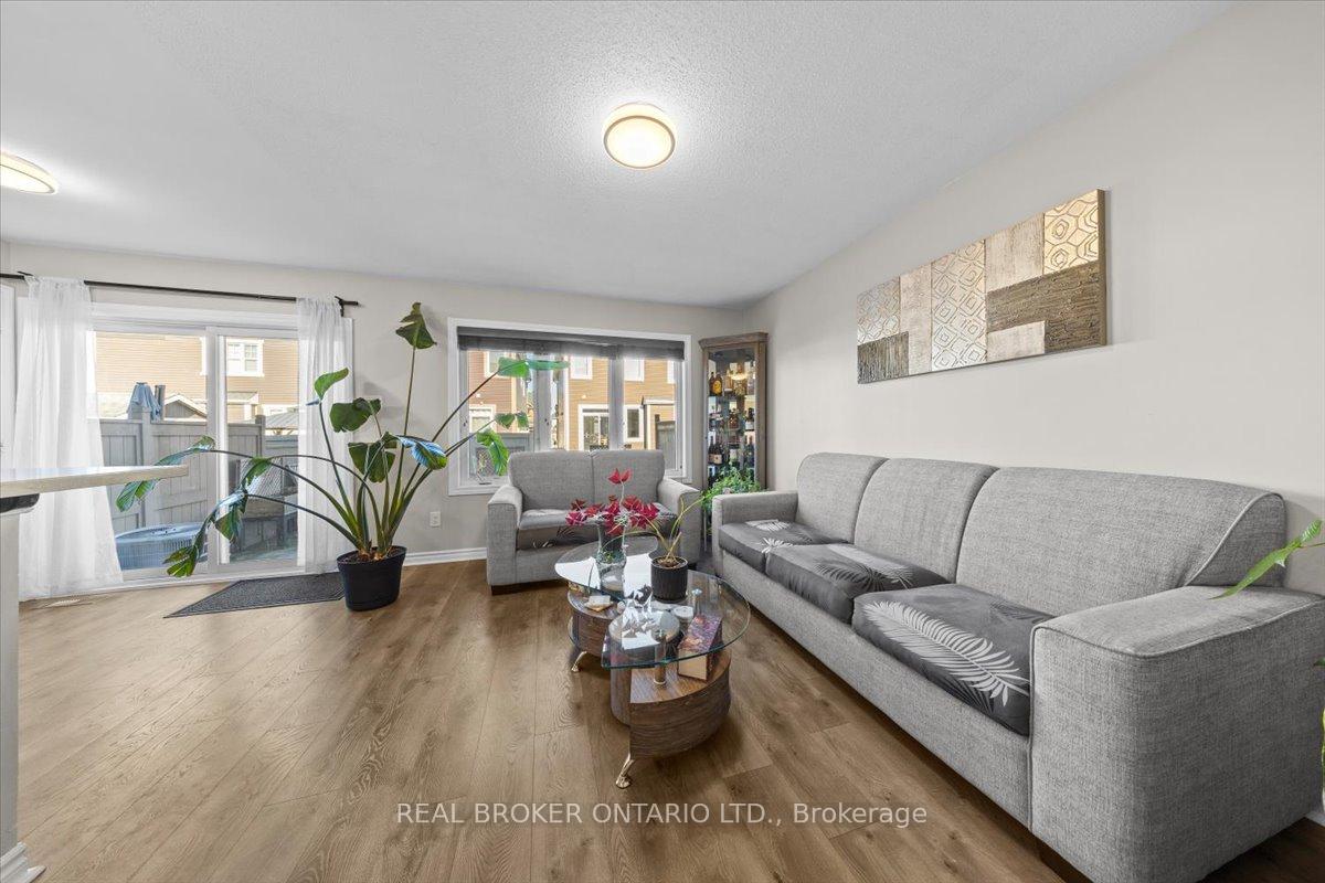 Photo 9 of 504 Broadleaf Street, Ottawa, Avalon West — HOMEH