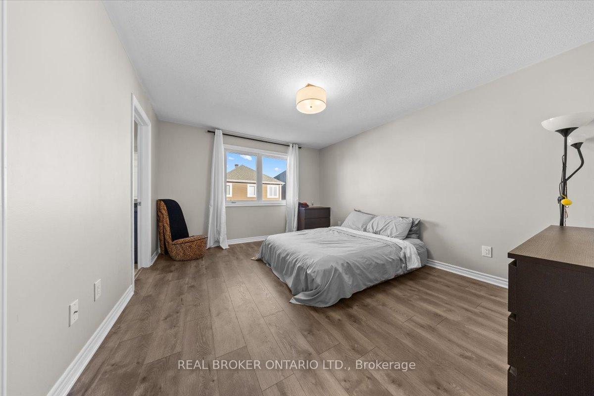 Photo 10 of 504 Broadleaf Street, Ottawa, Avalon West — HOMEH