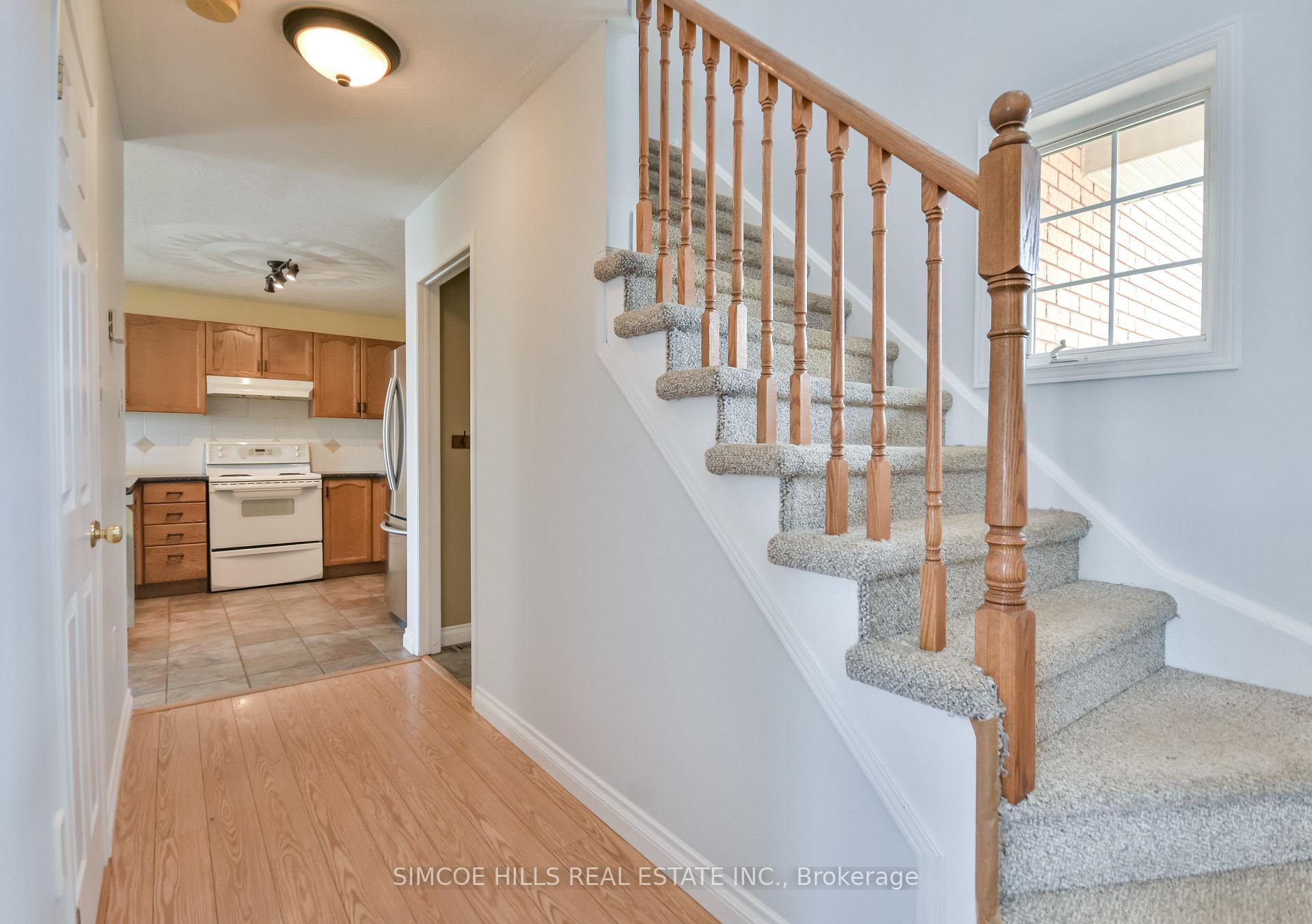 Photo 3 of 73 Vanessa Drive, Orillia — HOMEH
