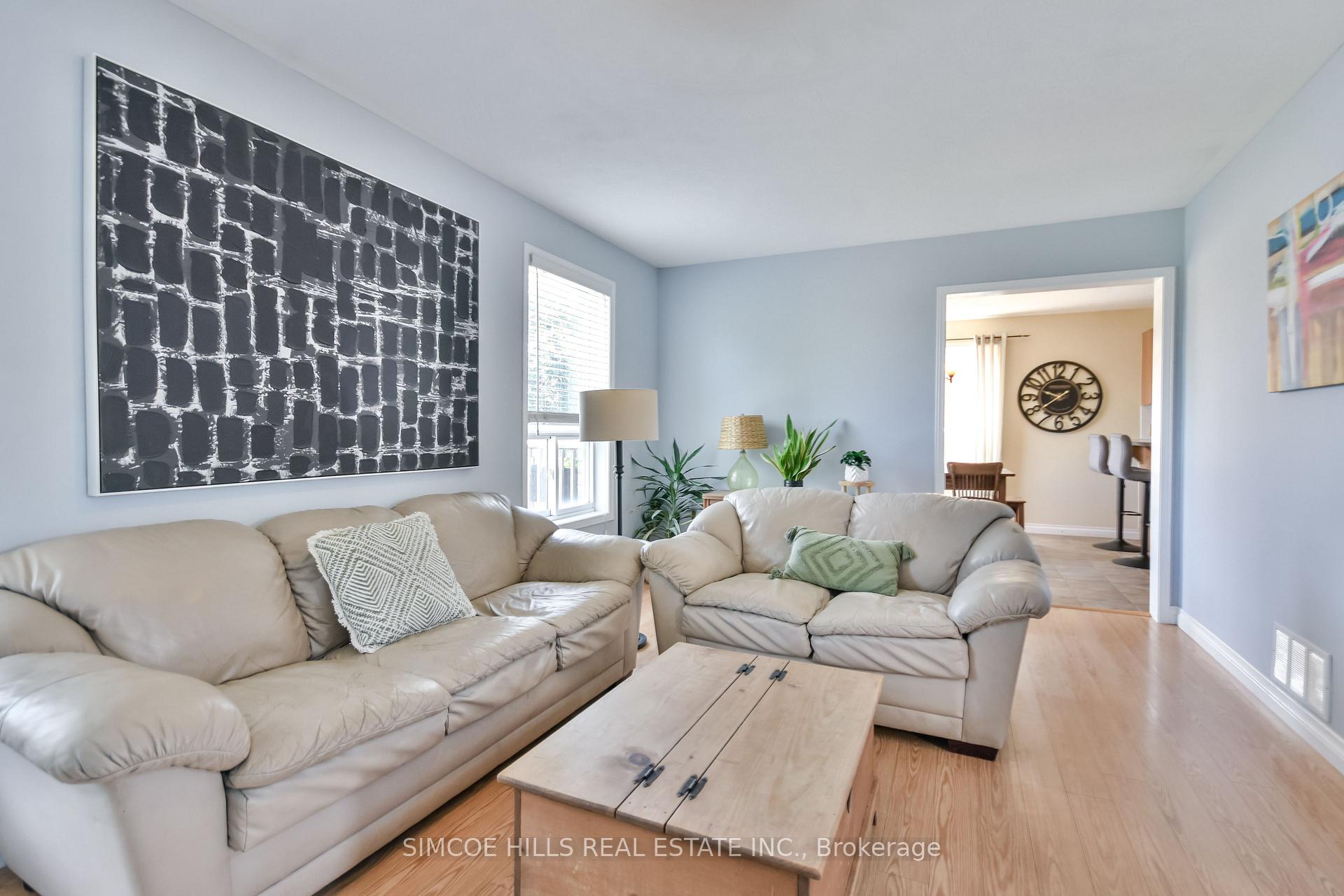 Photo 4 of 73 Vanessa Drive, Orillia — HOMEH