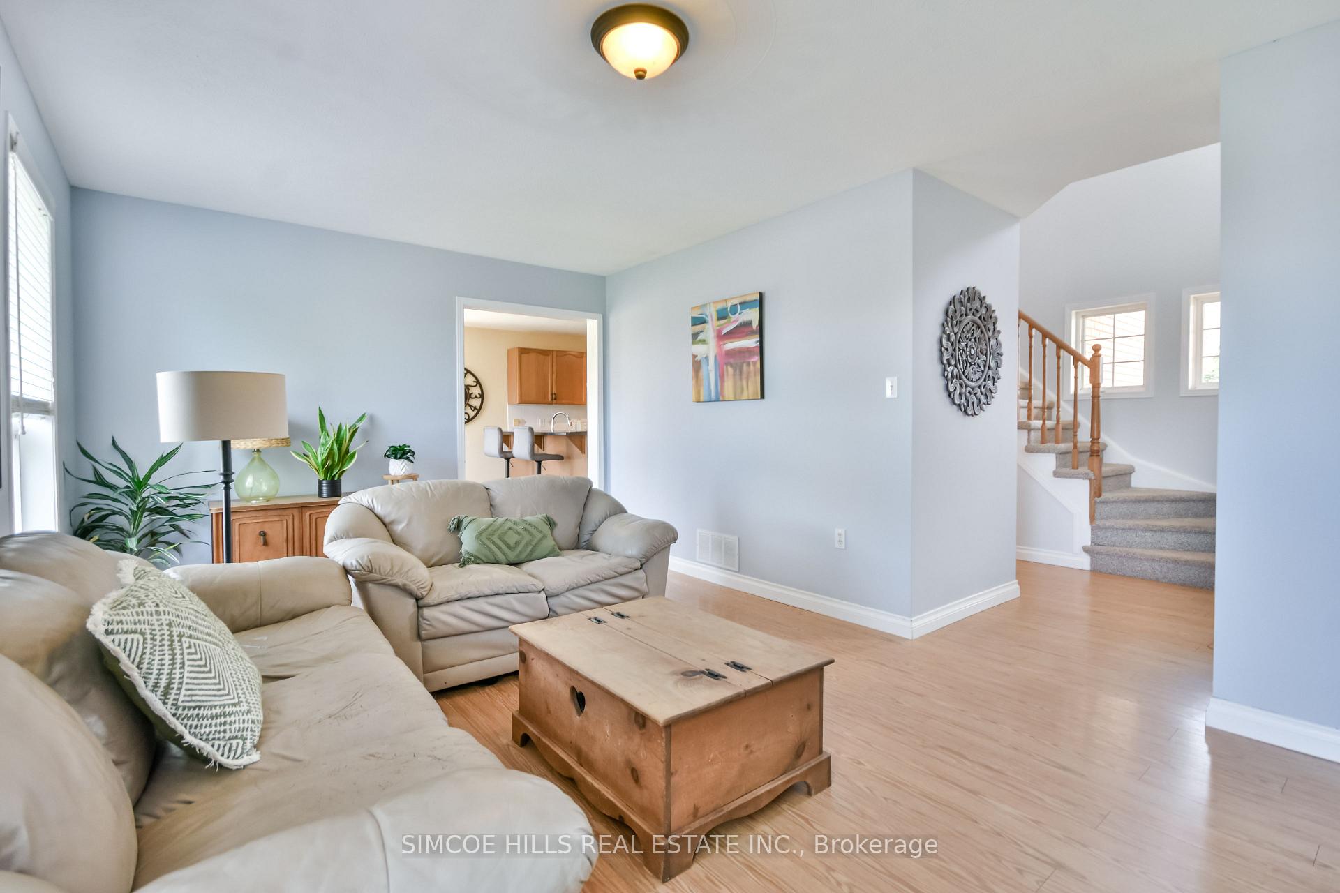 Photo 5 of 73 Vanessa Drive, Orillia — HOMEH