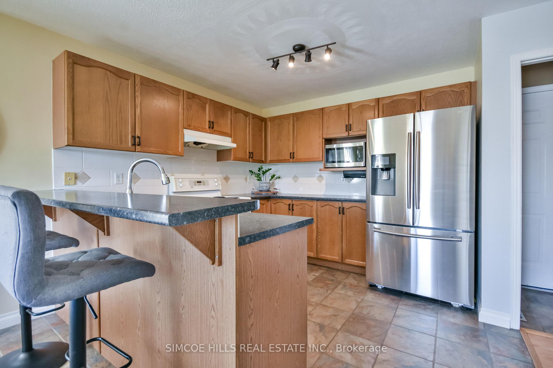 Photo 8 of 73 Vanessa Drive, Orillia — HOMEH