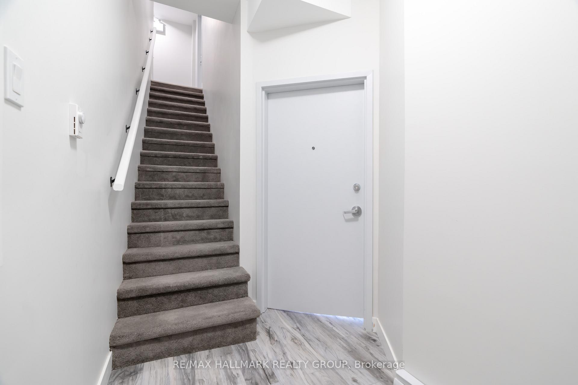 Photo 2 of Unit 1, 261 Somerset Street E, Ottawa, Ottawa Centre — HOMEH