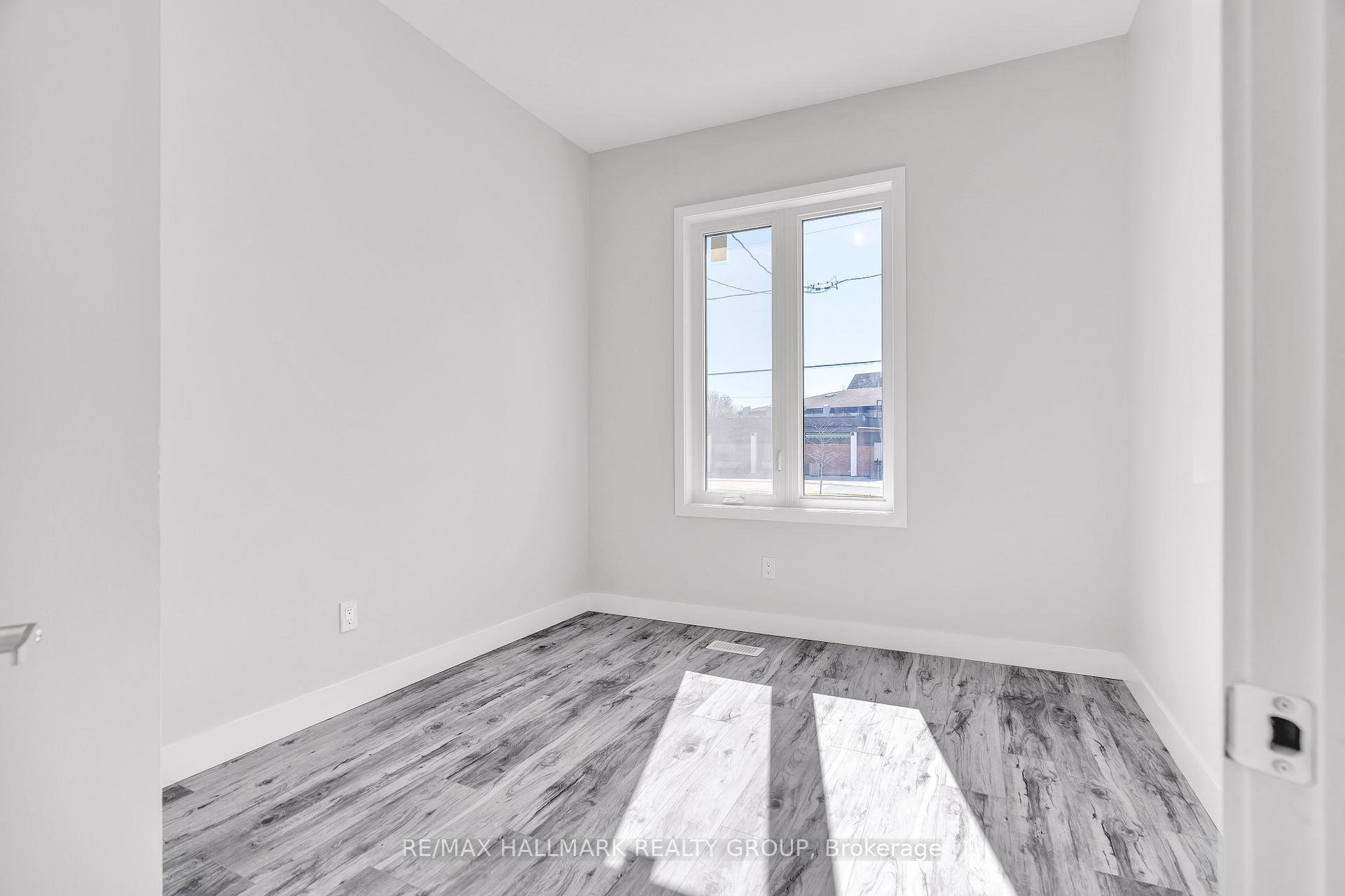 Photo 4 of Unit 1, 261 Somerset Street E, Ottawa, Ottawa Centre — HOMEH