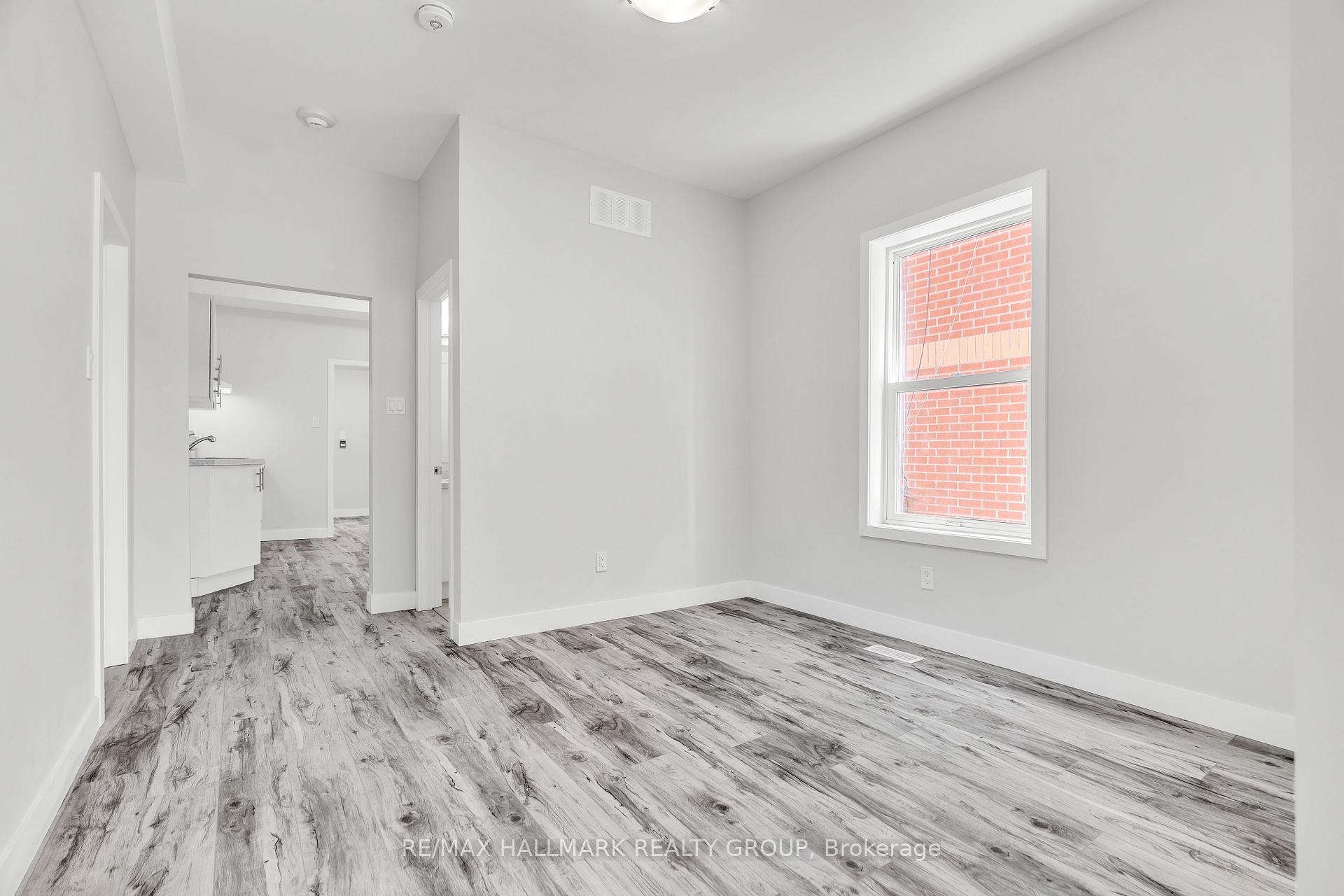 Photo 6 of Unit 1, 261 Somerset Street E, Ottawa, Ottawa Centre — HOMEH