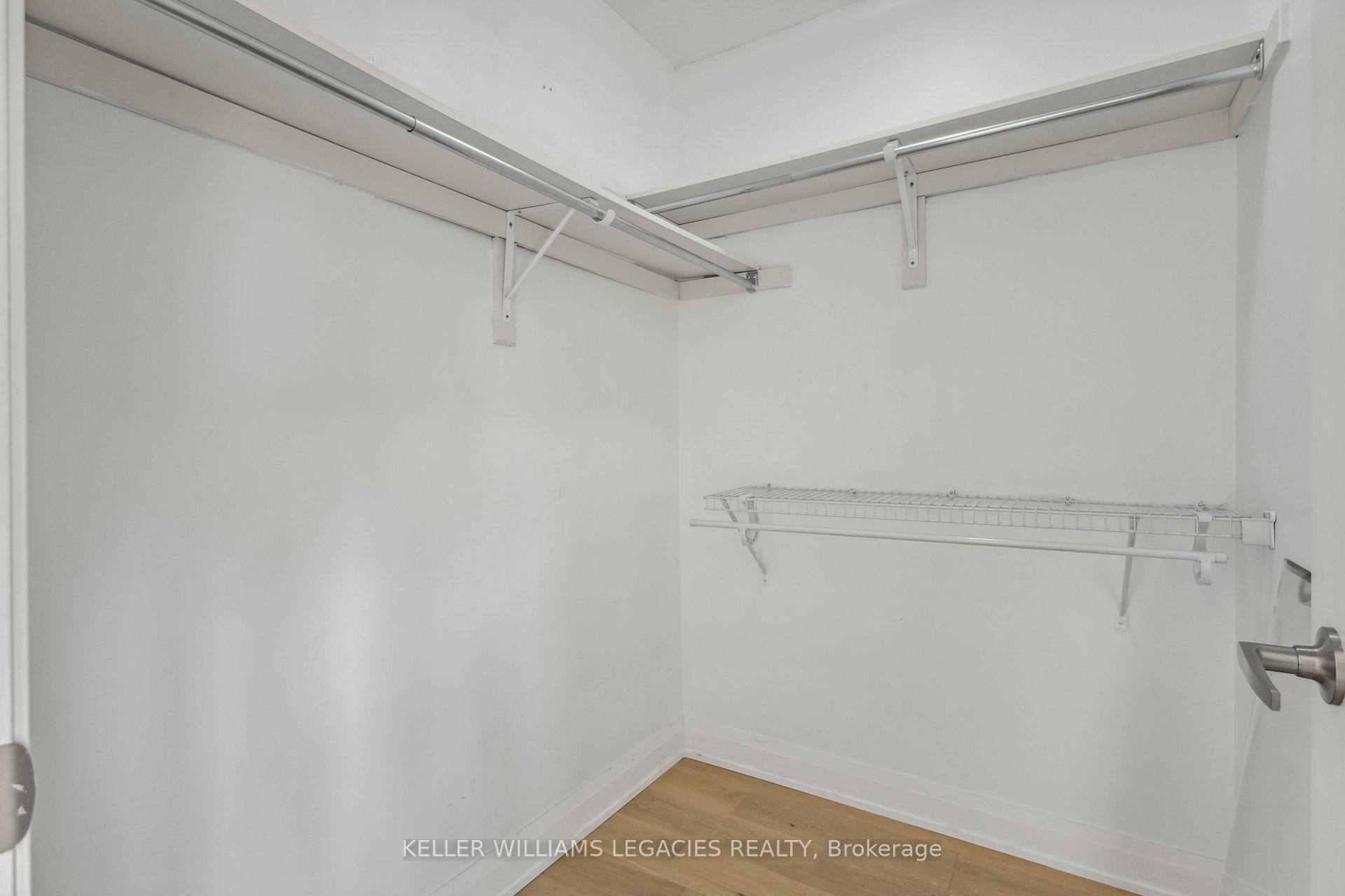 Photo 19 of 30 Gas Lamp Lane, Markham, Cornell — HOMEH