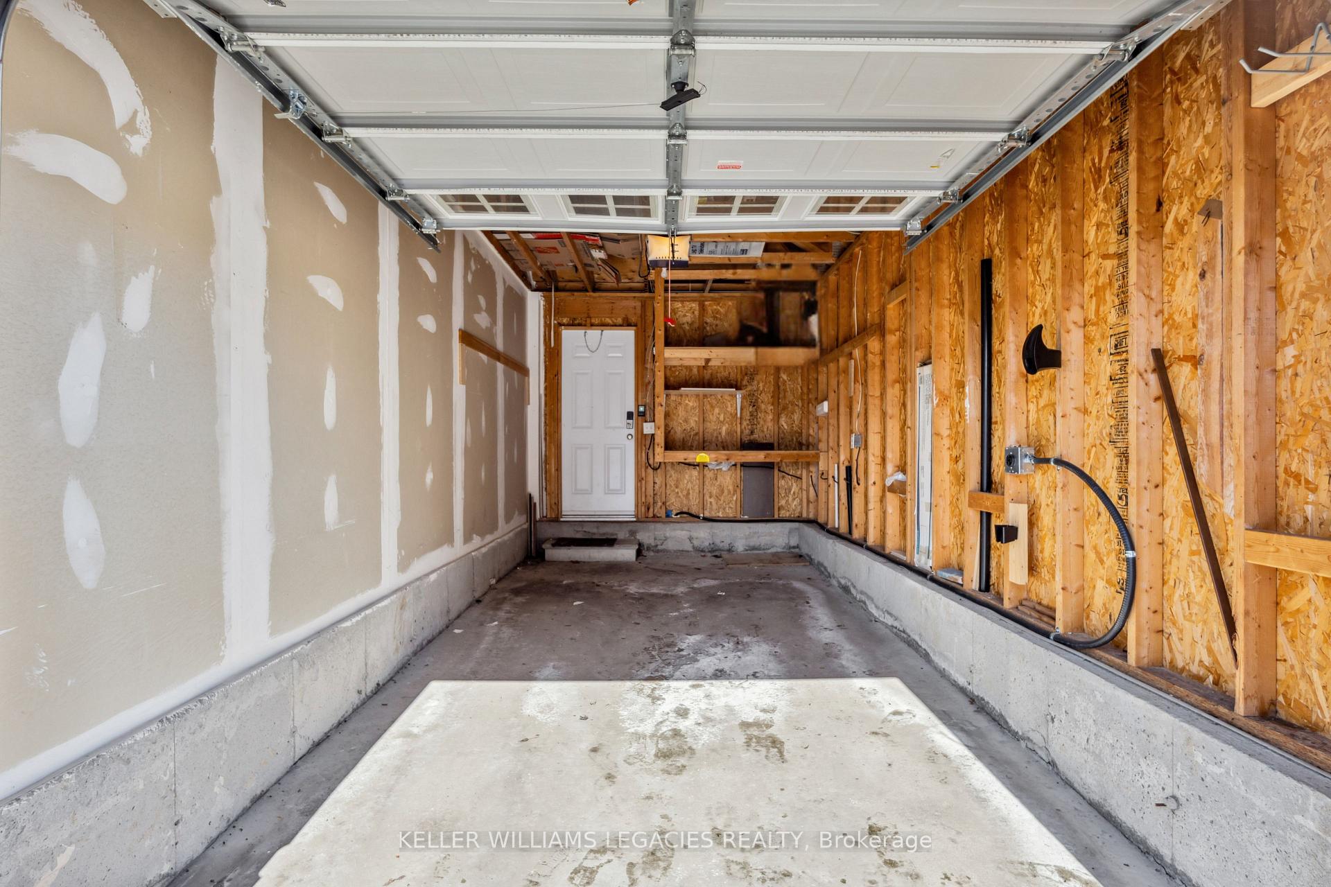 Photo 29 of 30 Gas Lamp Lane, Markham, Cornell — HOMEH