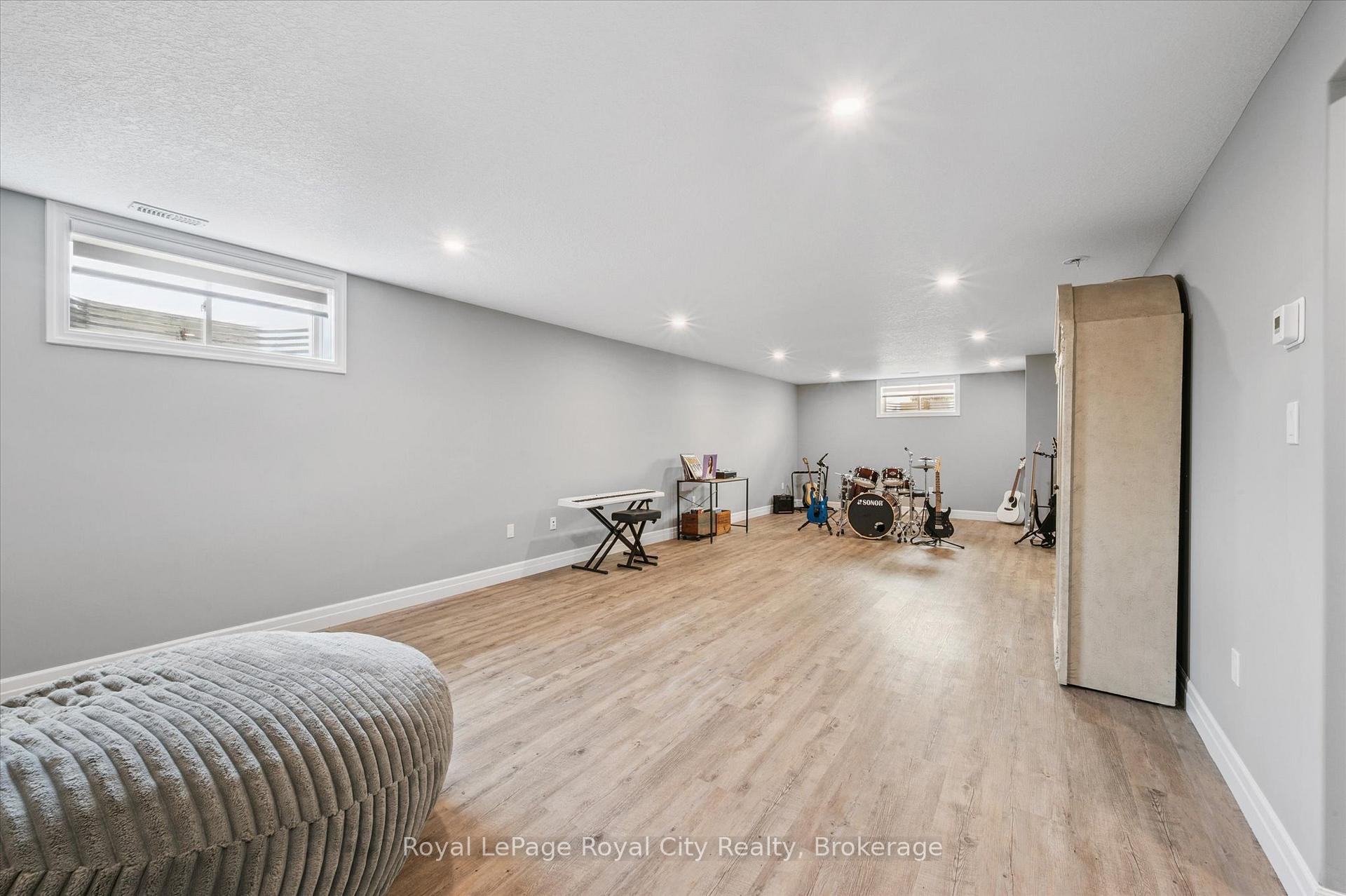 Photo 21 of 20 Winchester Crescent, North Perth, Listowel — HOMEH
