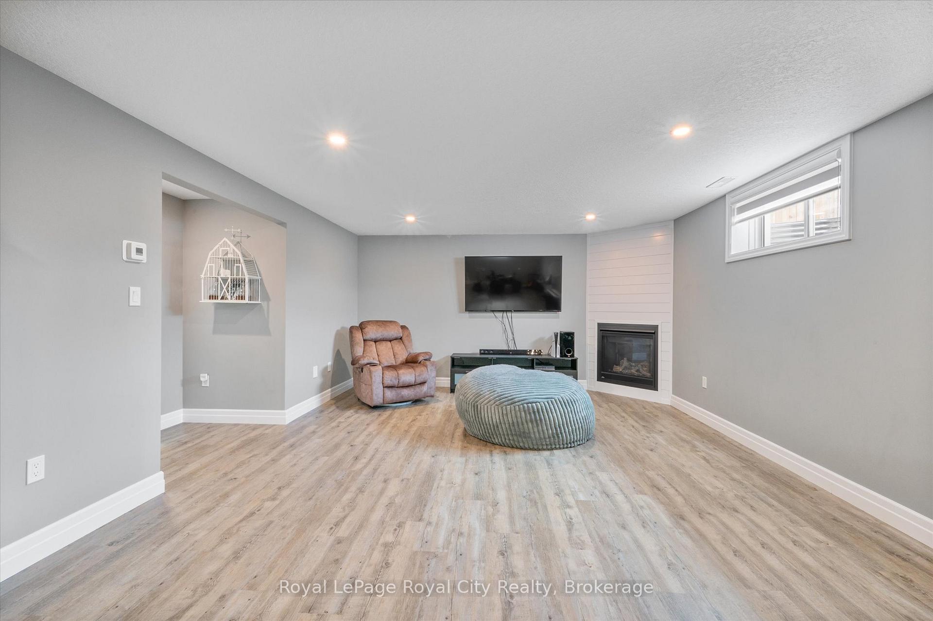 Photo 22 of 20 Winchester Crescent, North Perth, Listowel — HOMEH