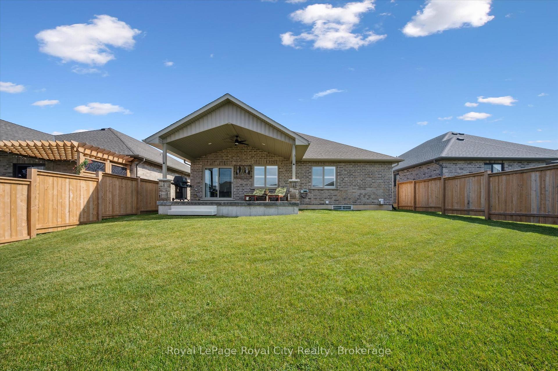 Photo 32 of 20 Winchester Crescent, North Perth, Listowel — HOMEH