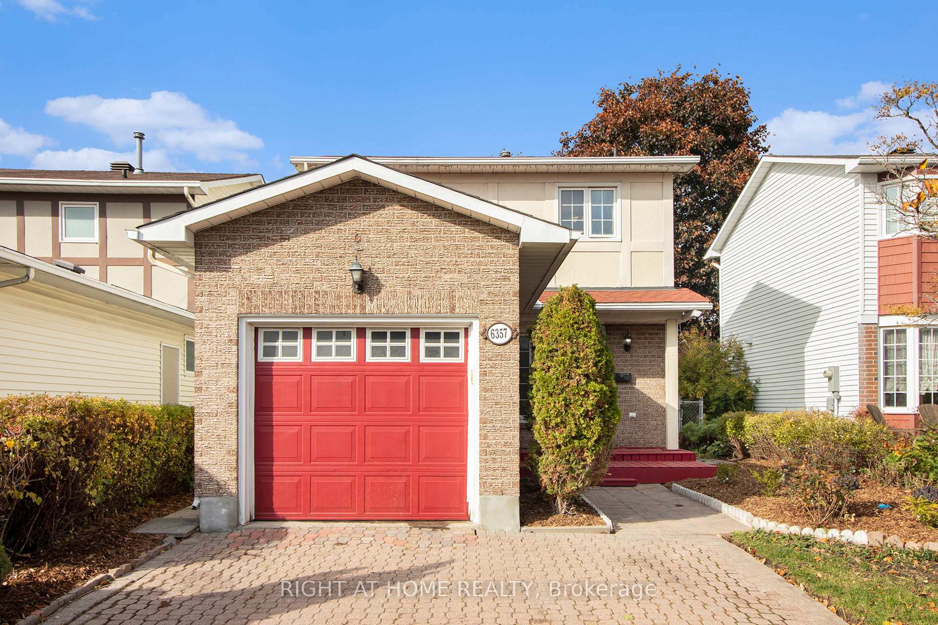 Photo 2 of 6357 St Louis Drive, Ottawa, Hiawatha Park/Convent Glen — HOMEH