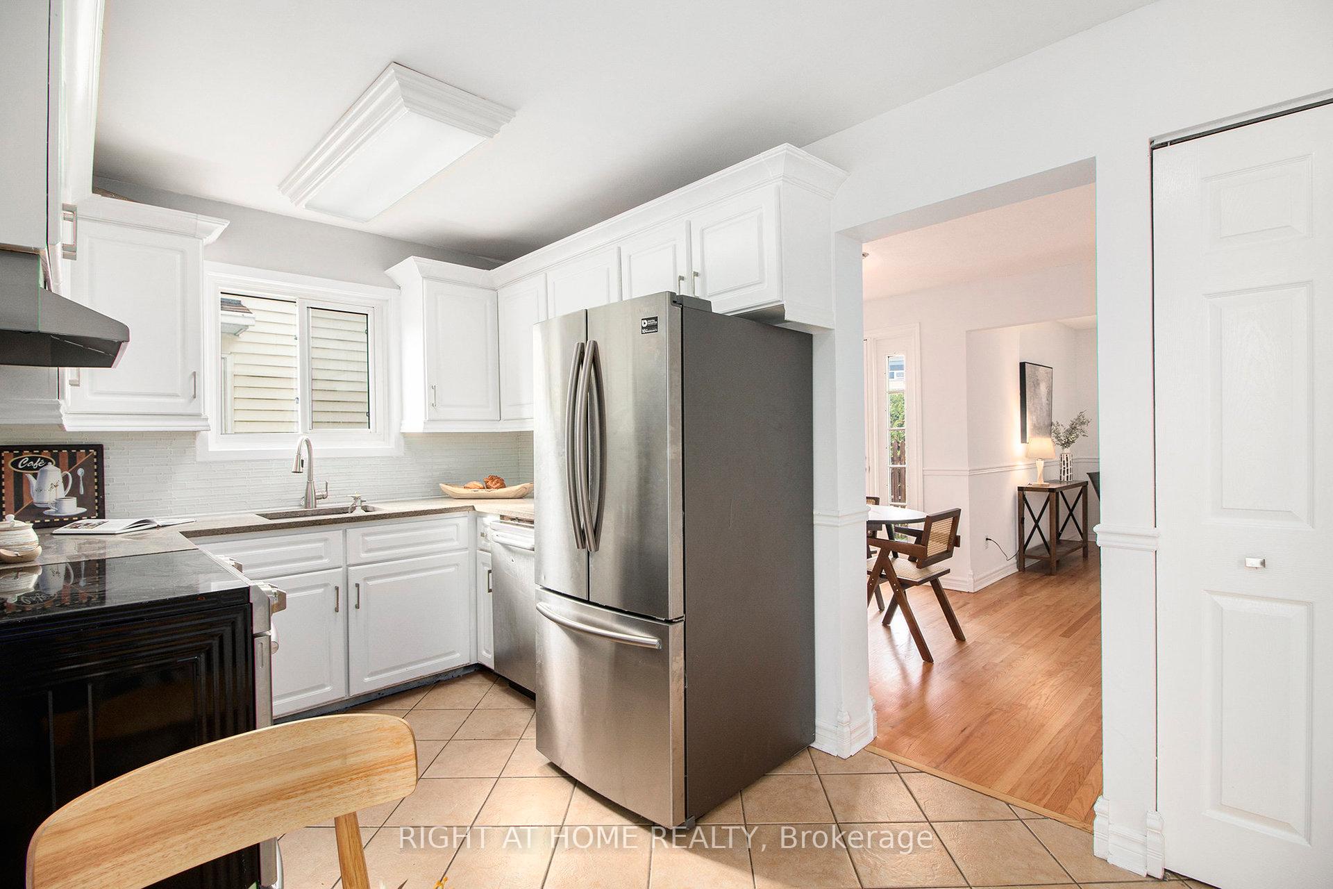 Photo 14 of 6357 St Louis Drive, Ottawa, Hiawatha Park/Convent Glen — HOMEH