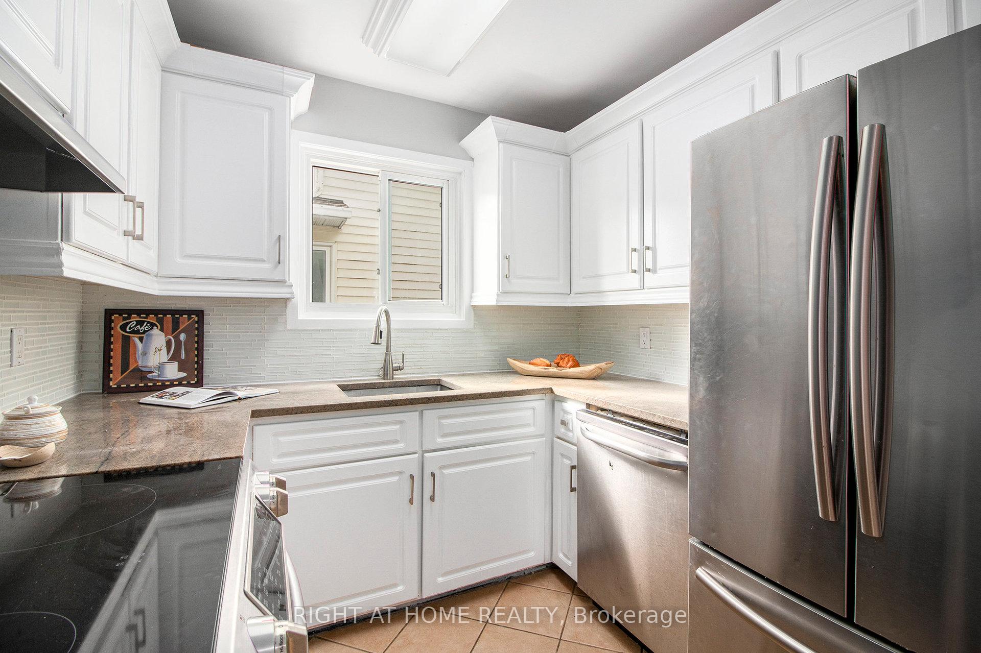 Photo 15 of 6357 St Louis Drive, Ottawa, Hiawatha Park/Convent Glen — HOMEH
