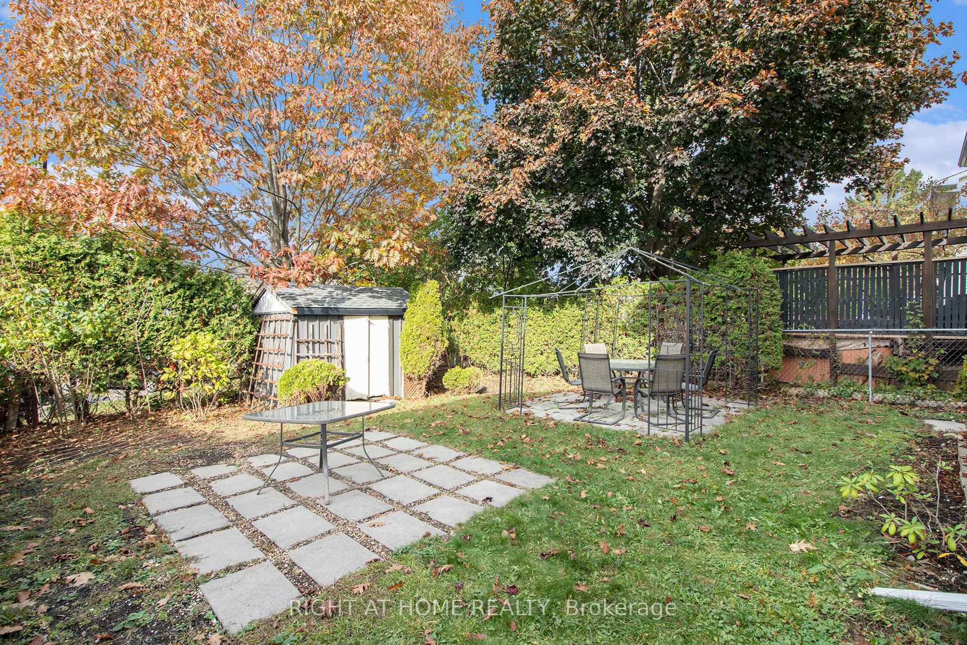 Photo 32 of 6357 St Louis Drive, Ottawa, Hiawatha Park/Convent Glen — HOMEH