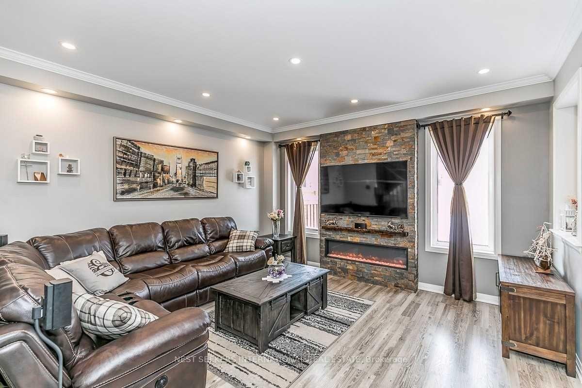 Photo 5 of 90 Donnan Drive, New Tecumseth, Tottenham — HOMEH