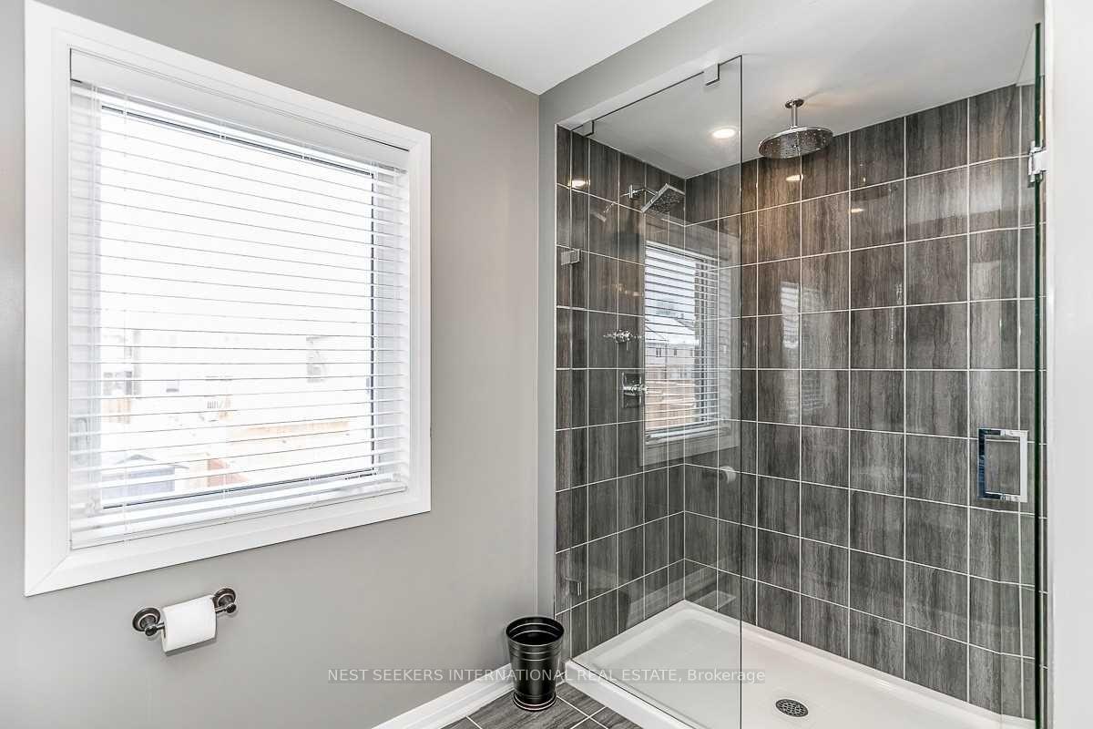 Photo 12 of 90 Donnan Drive, New Tecumseth, Tottenham — HOMEH