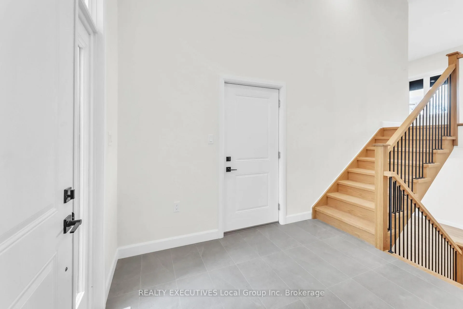 Photo 5 of 101 Tower Drive, North Bay, Airport — HOMEH