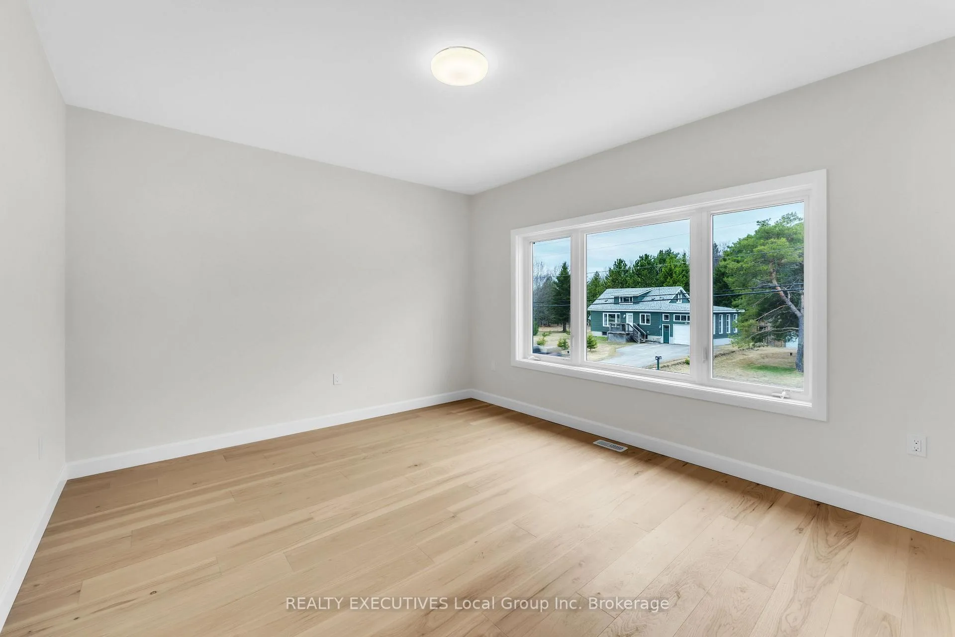 Photo 12 of 101 Tower Drive, North Bay, Airport — HOMEH