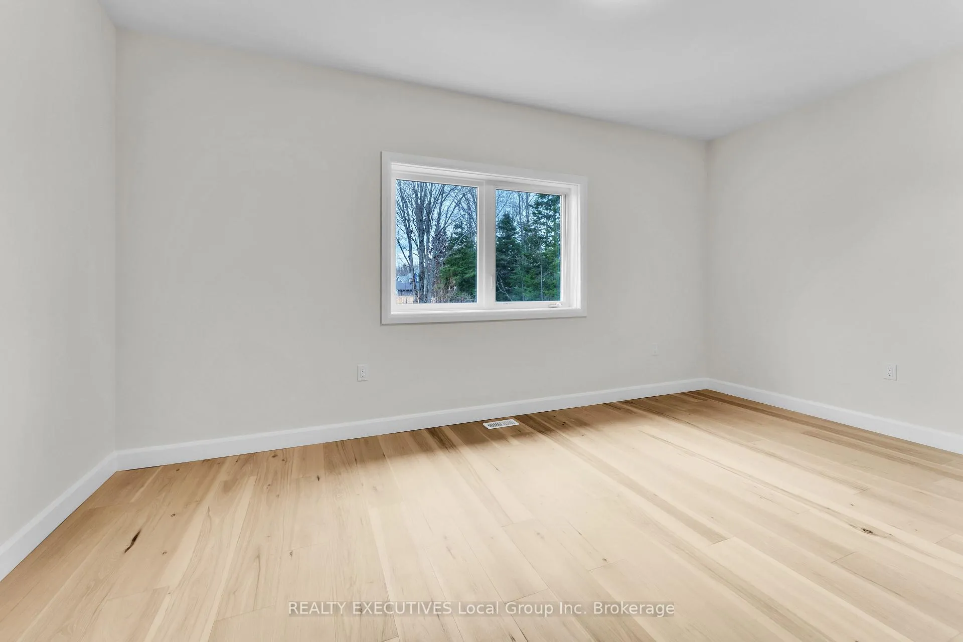 Photo 22 of 101 Tower Drive, North Bay, Airport — HOMEH