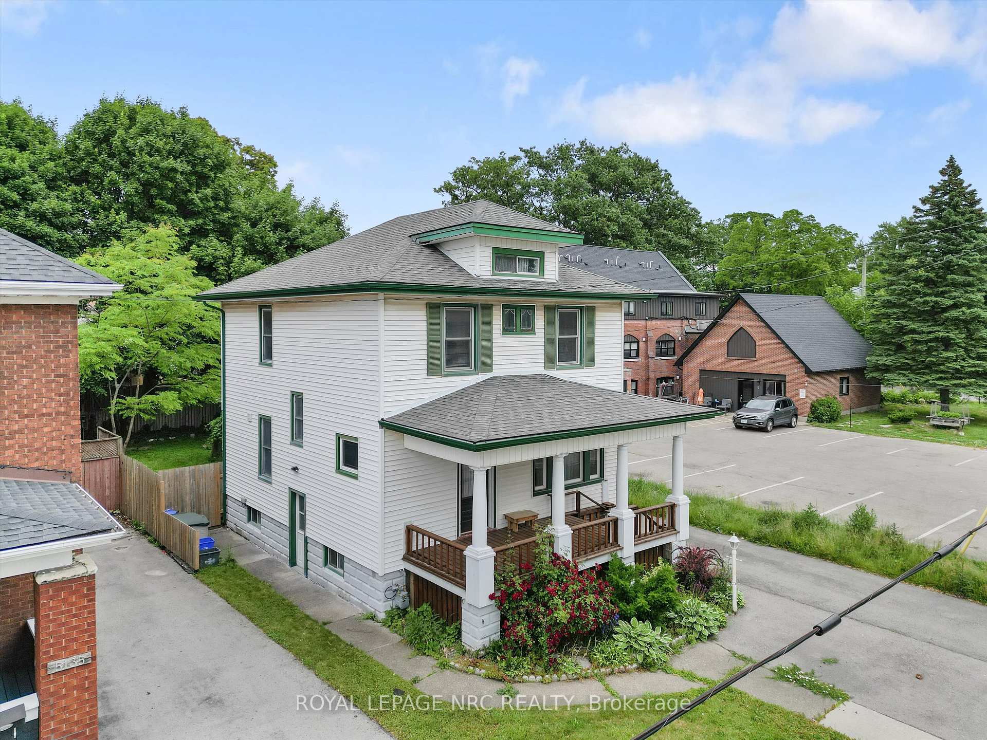 Photo 2 of 5129 Mcrae Street, Niagara Falls, Cherrywood — HOMEH